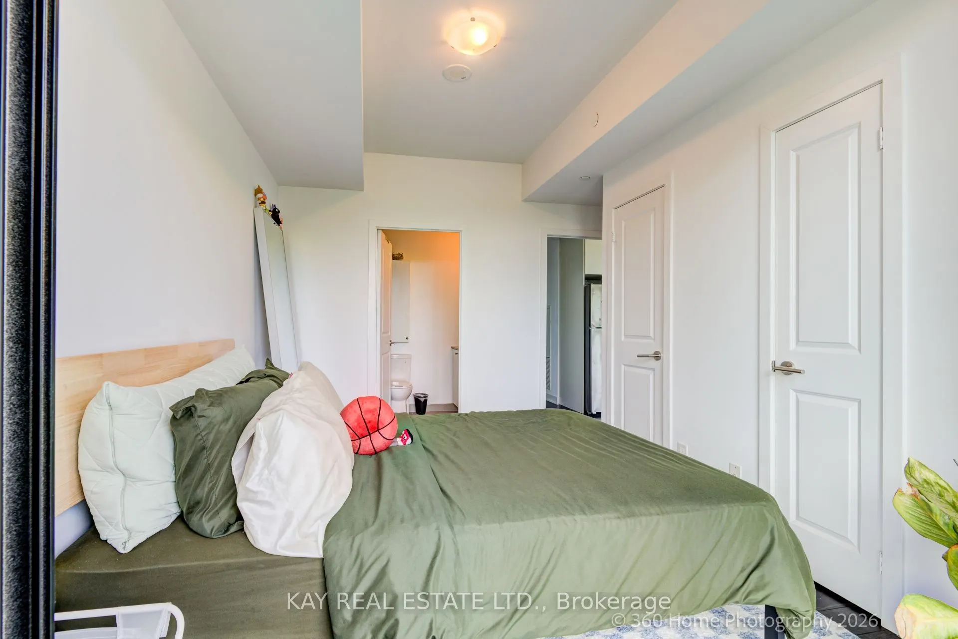 2799 Kingston Road #305