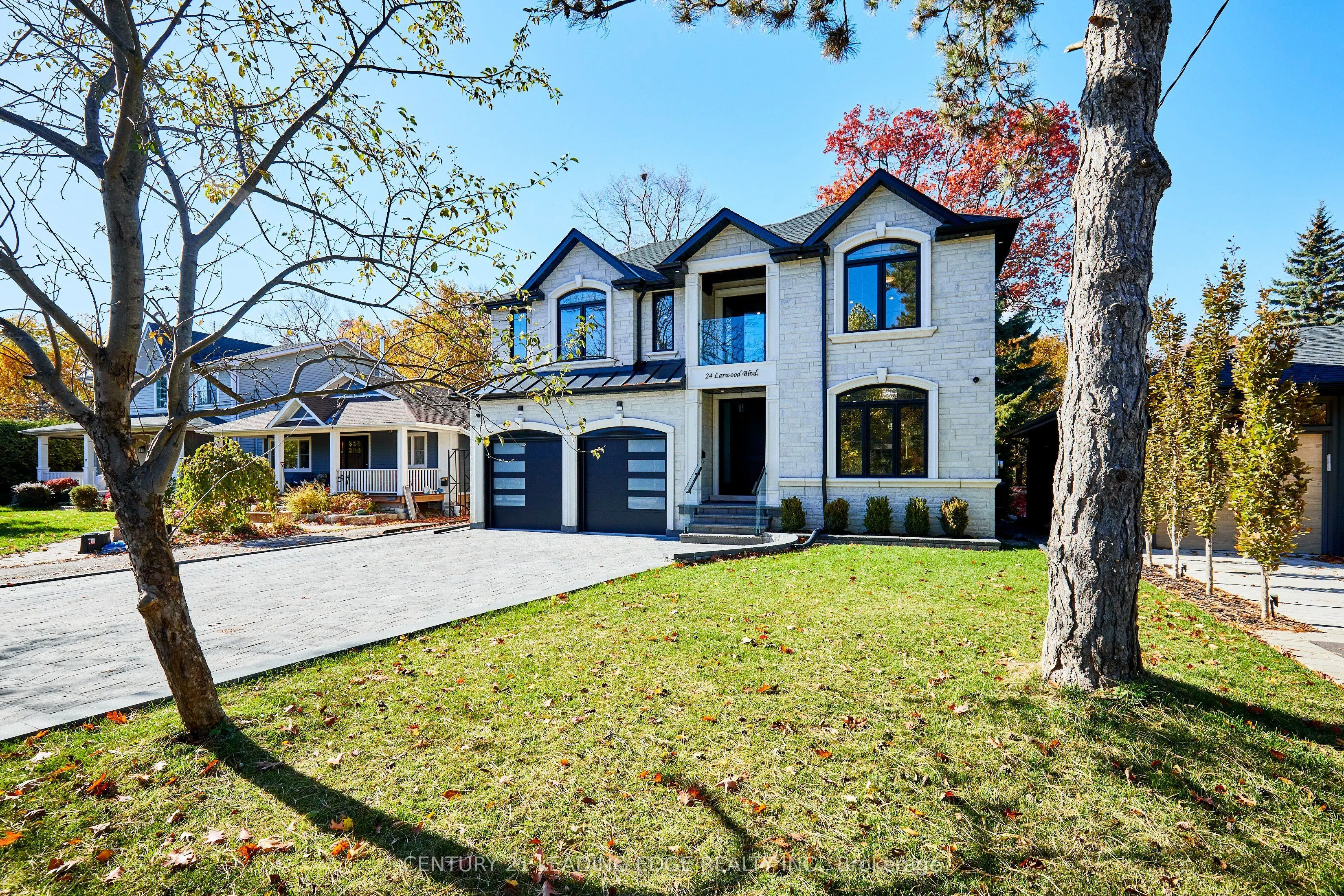 24 Larwood Boulevard