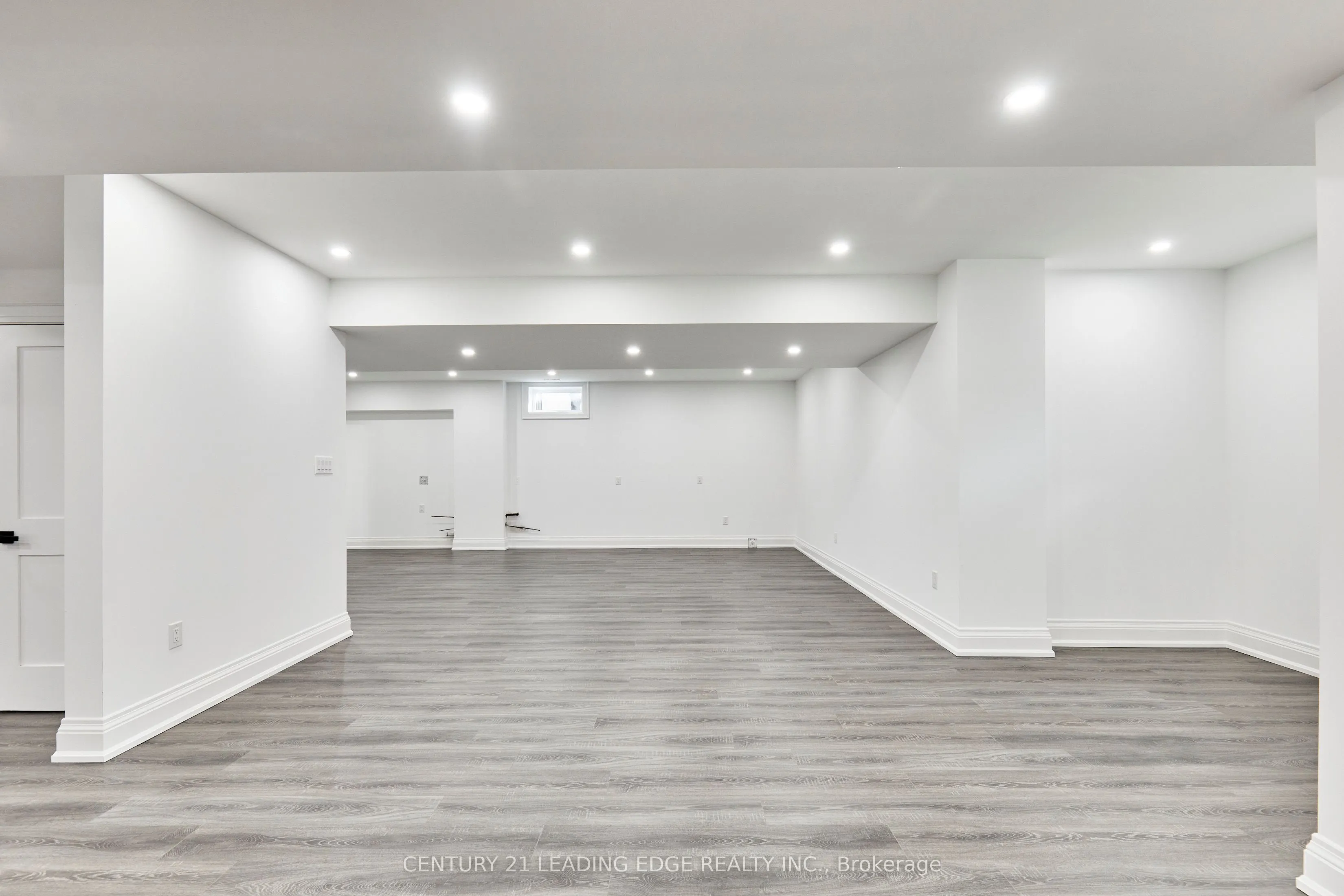 24 Larwood Boulevard