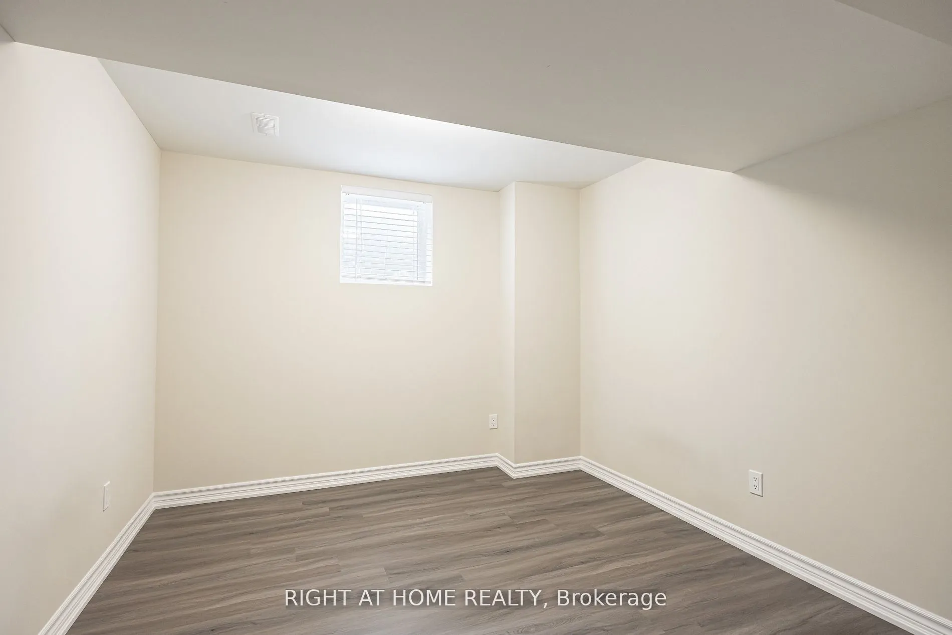 40 Sabbe Crescent #Basement