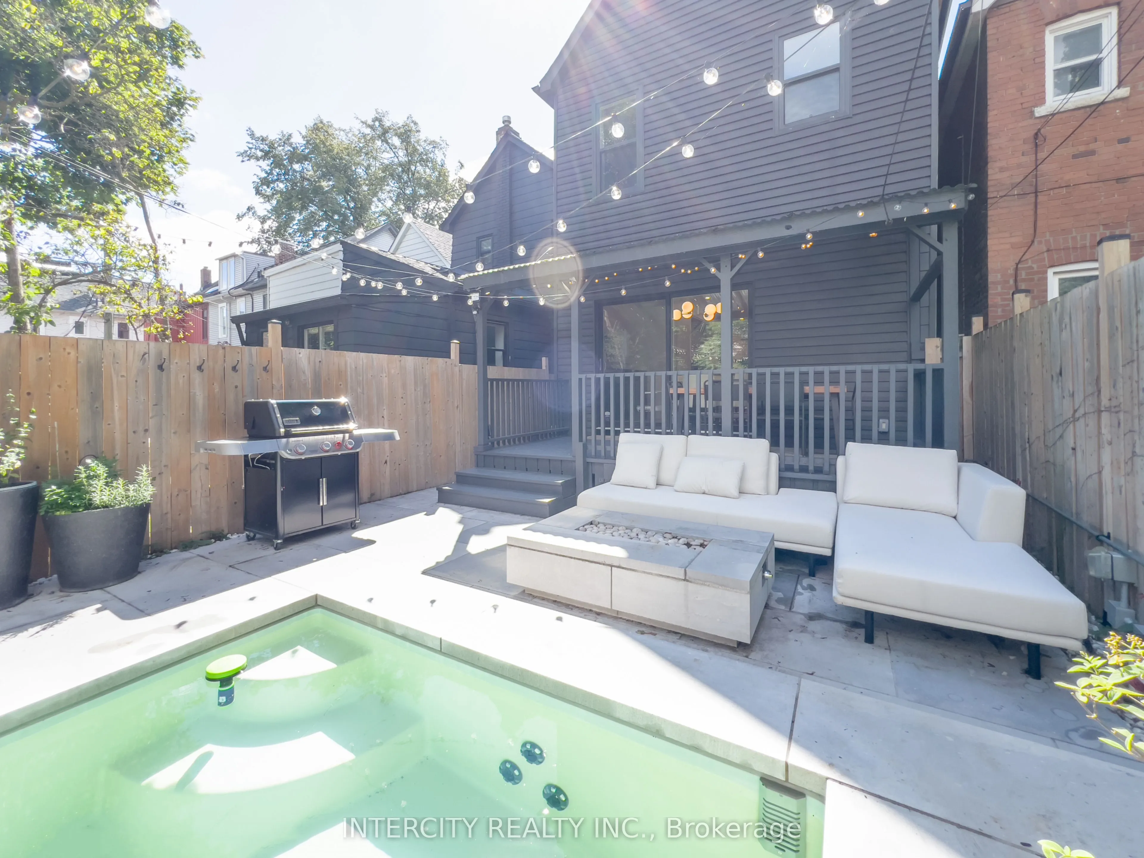 92 Dagmar Avenue