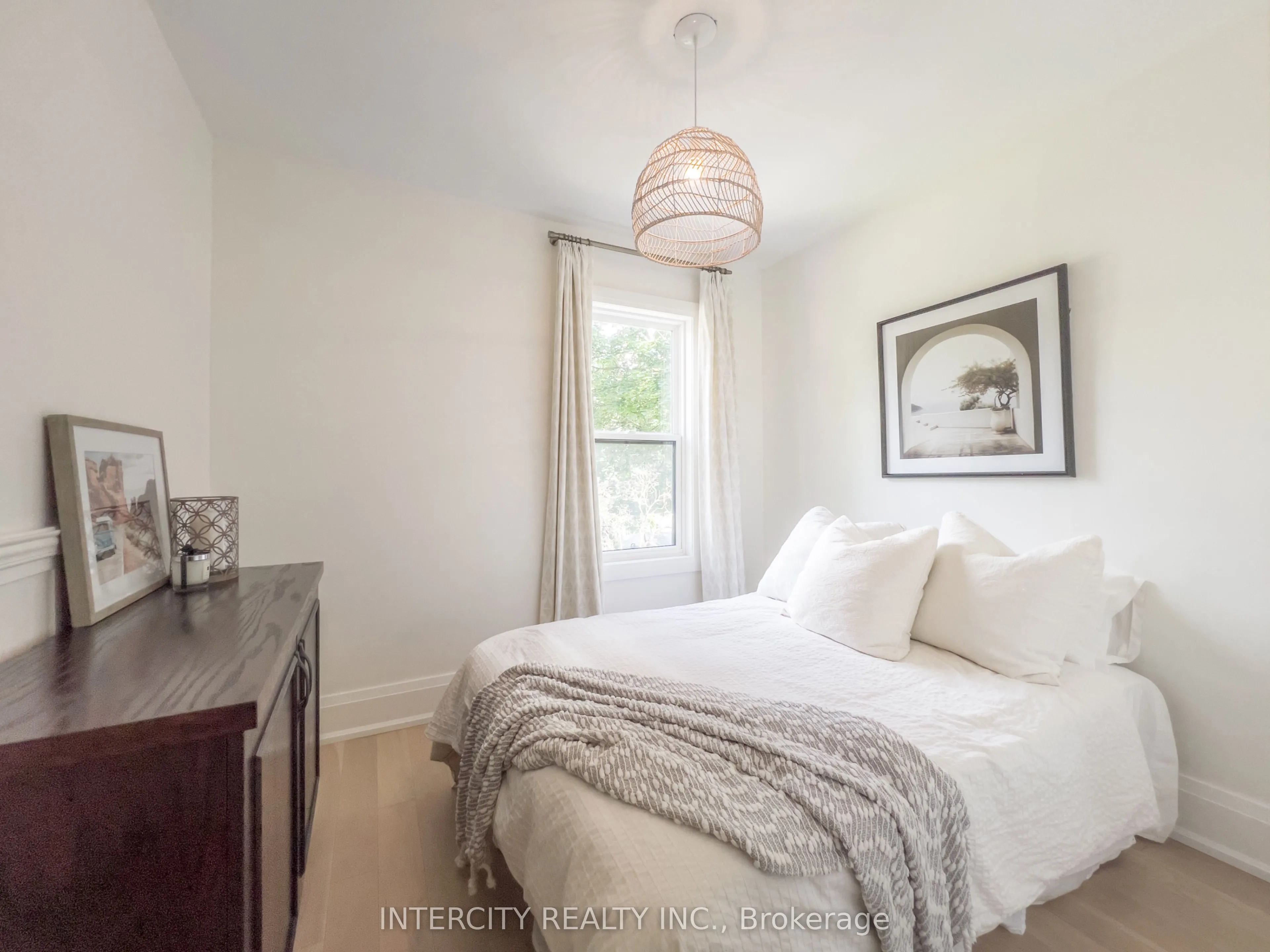 92 Dagmar Avenue