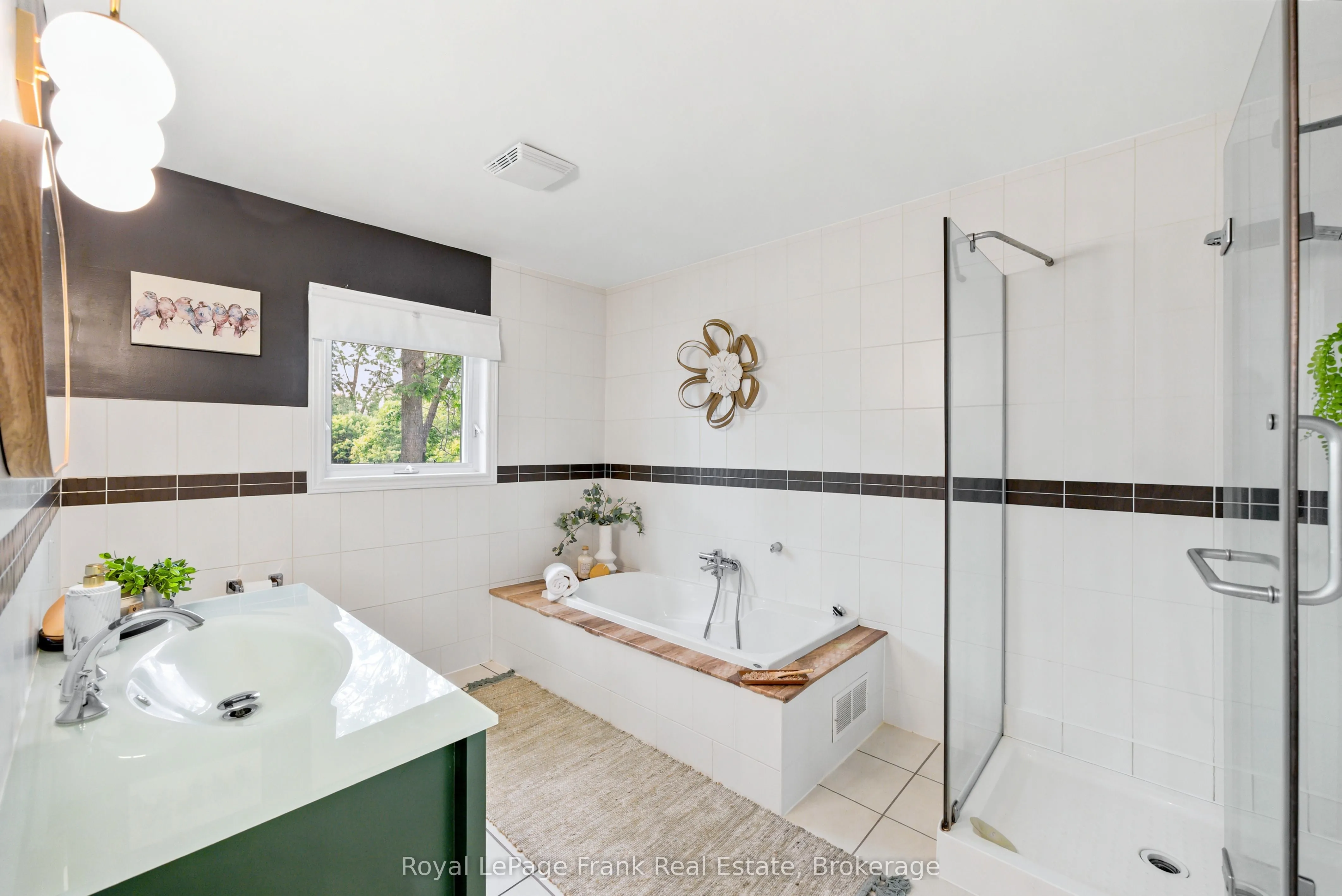 246 Cochrane Street