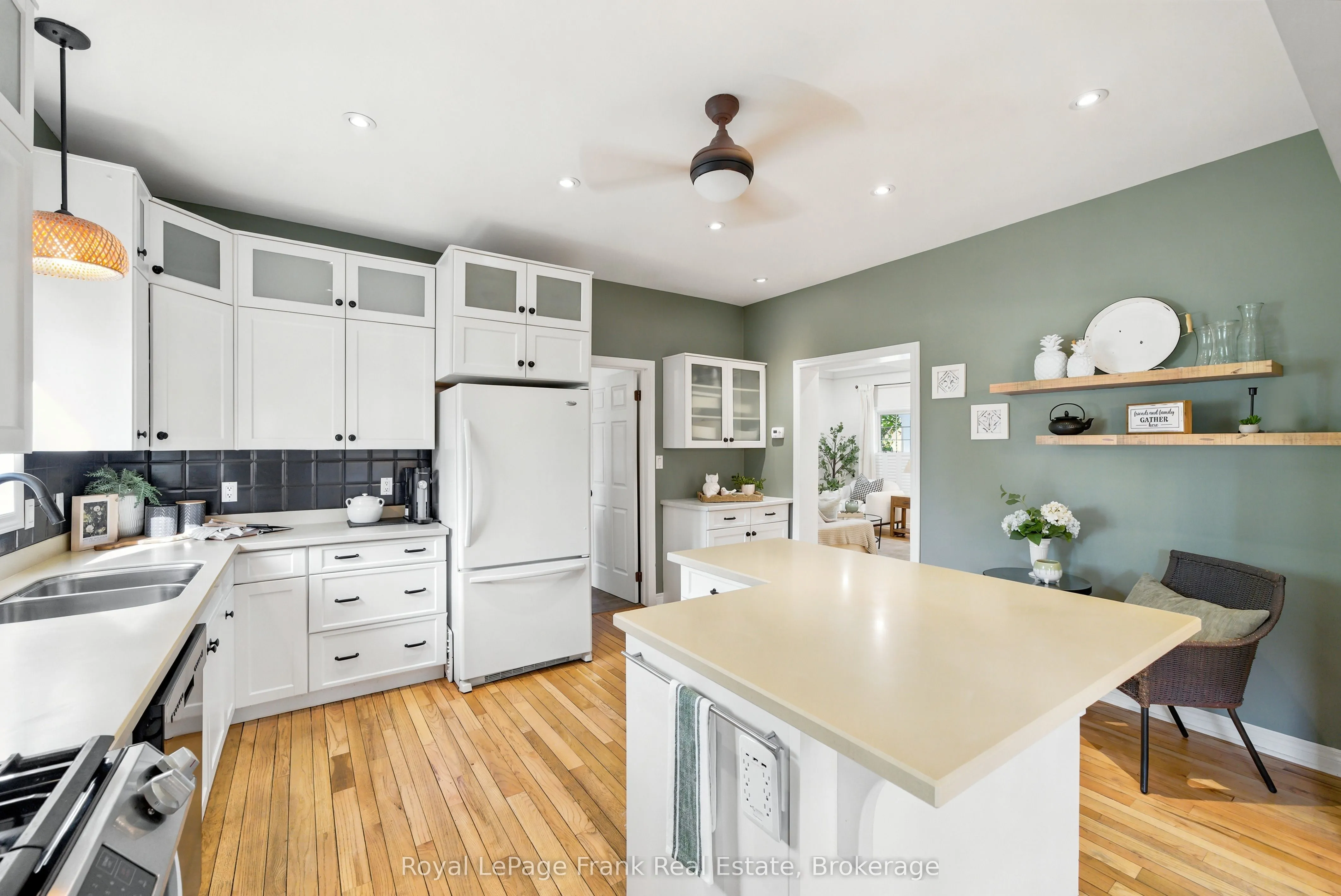 246 Cochrane Street