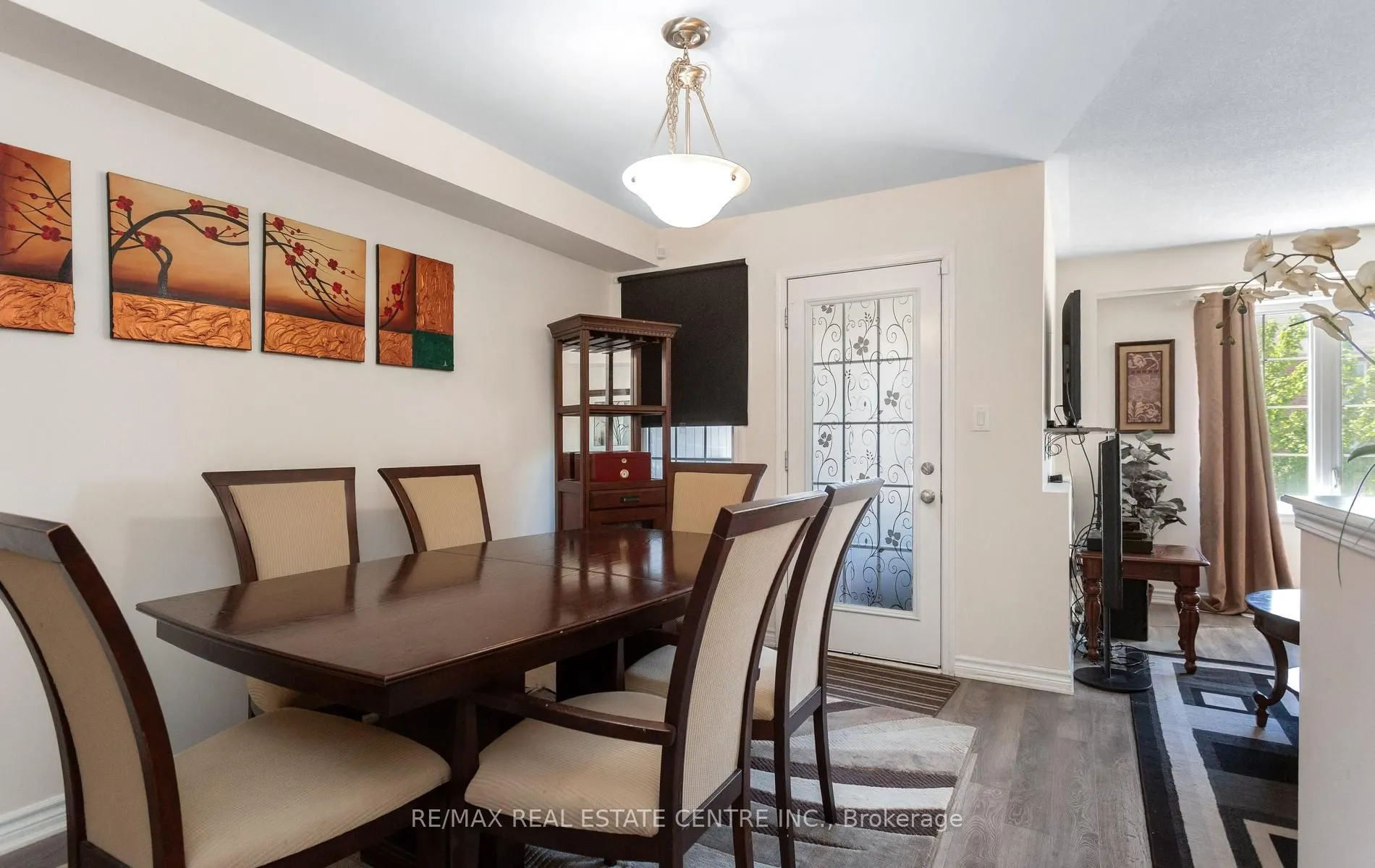 1084 Silk Street