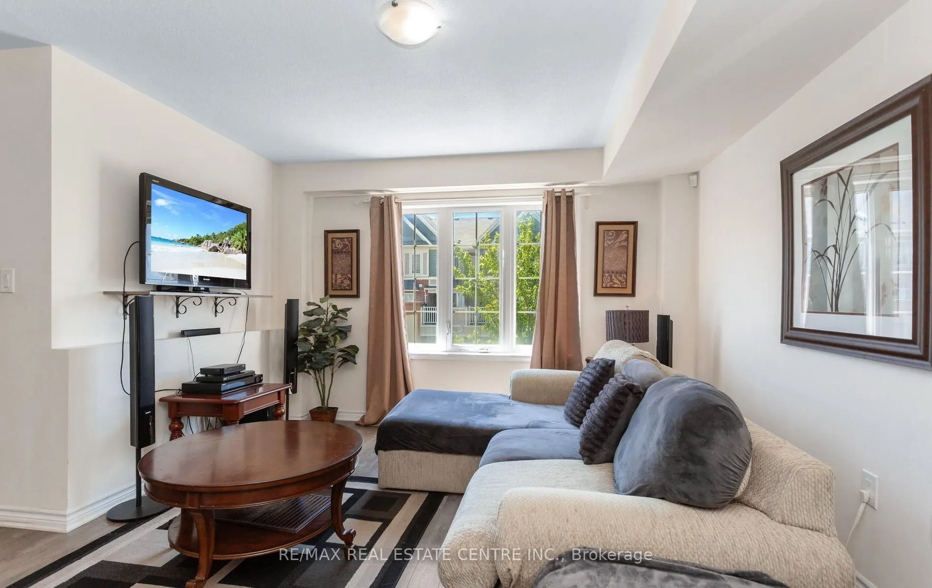 1084 Silk Street