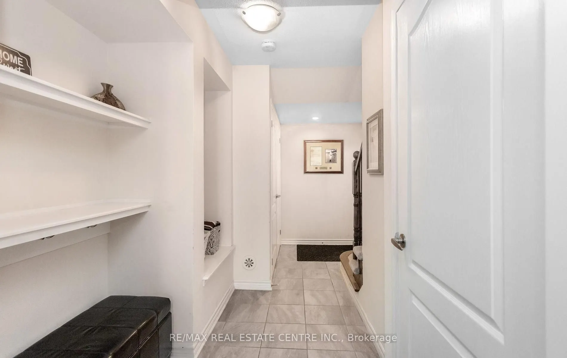 1084 Silk Street
