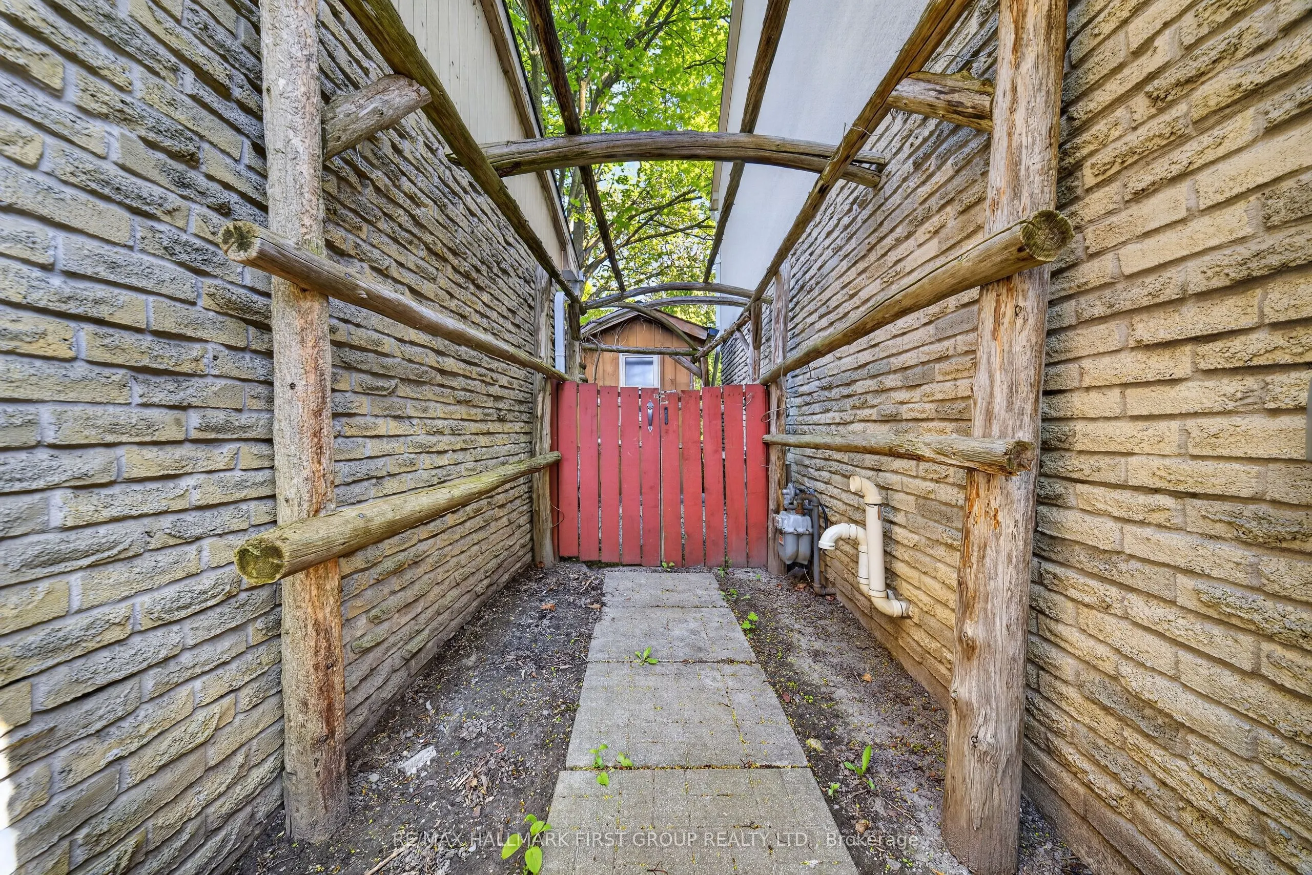 33 Harrison Court