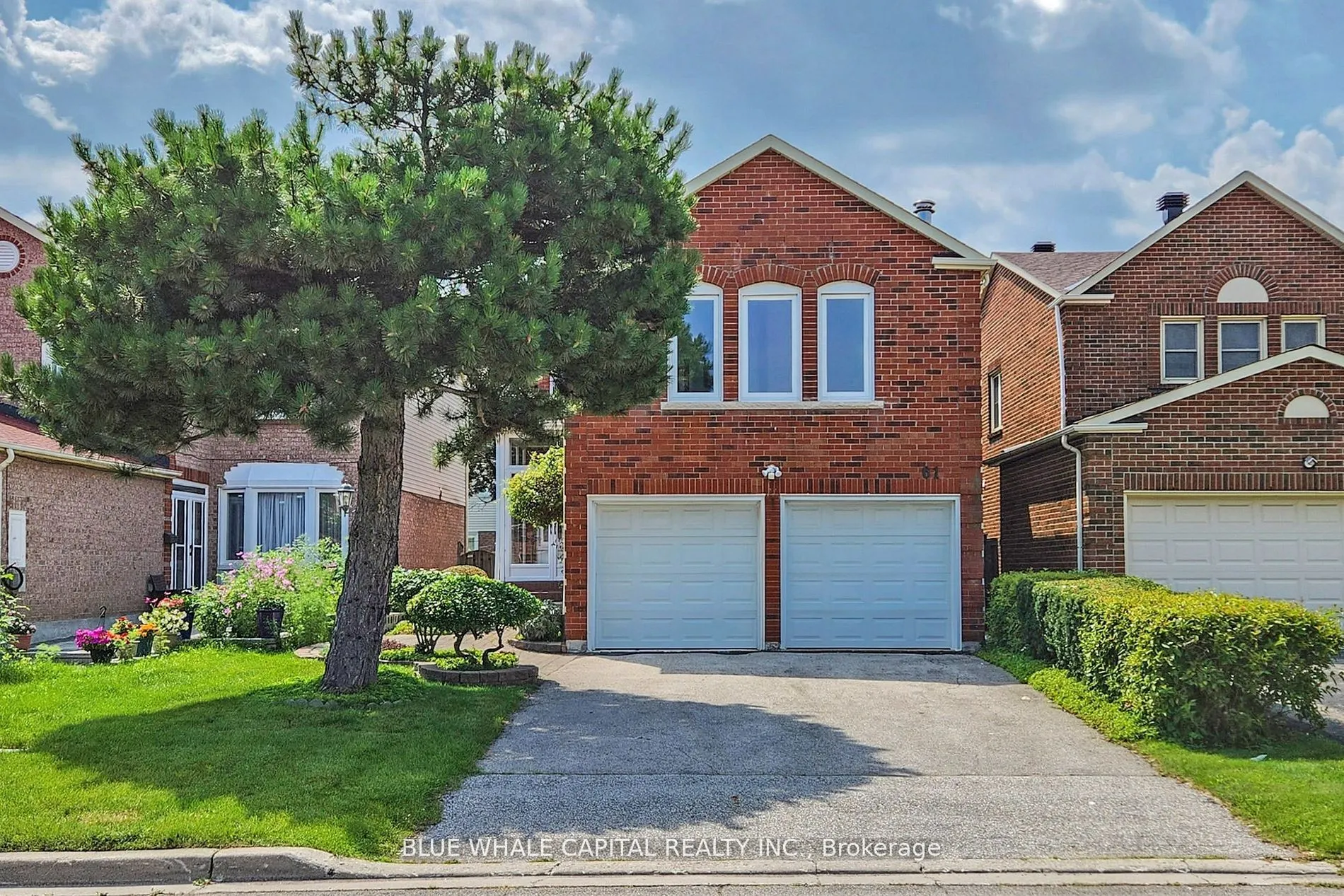 61 Holmbush Crescent