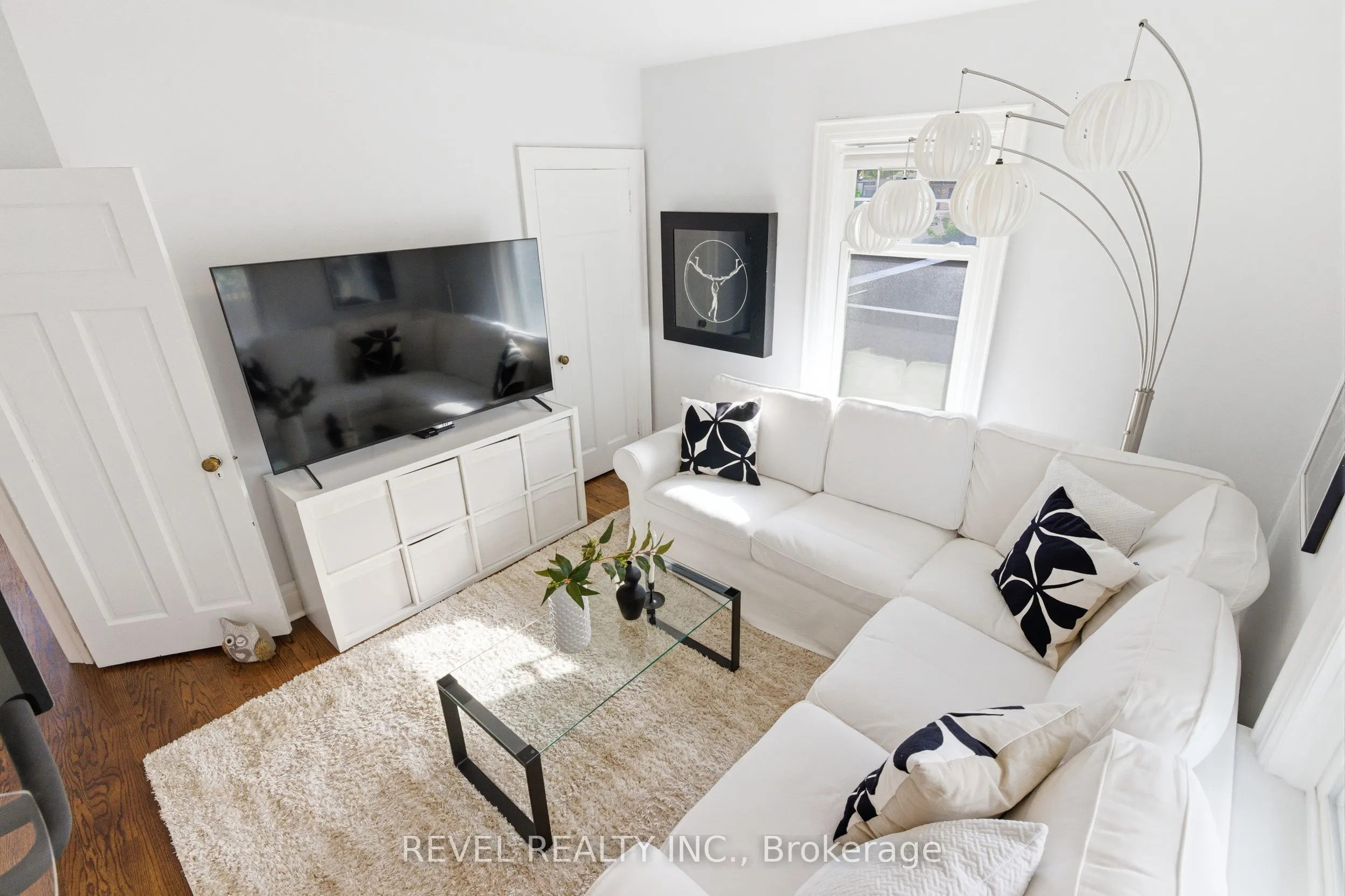 308 King Street E