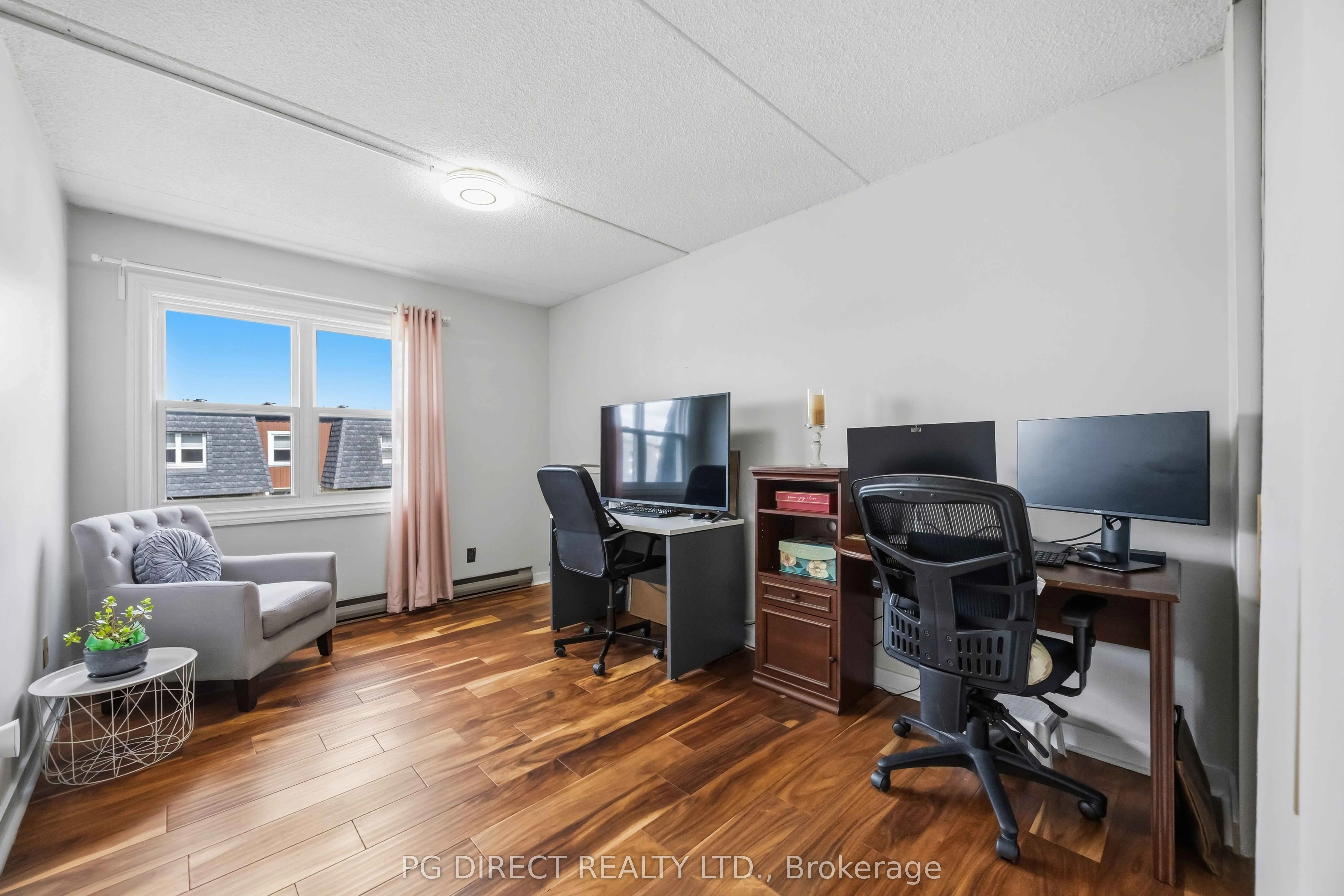 580 Mary Street E #214