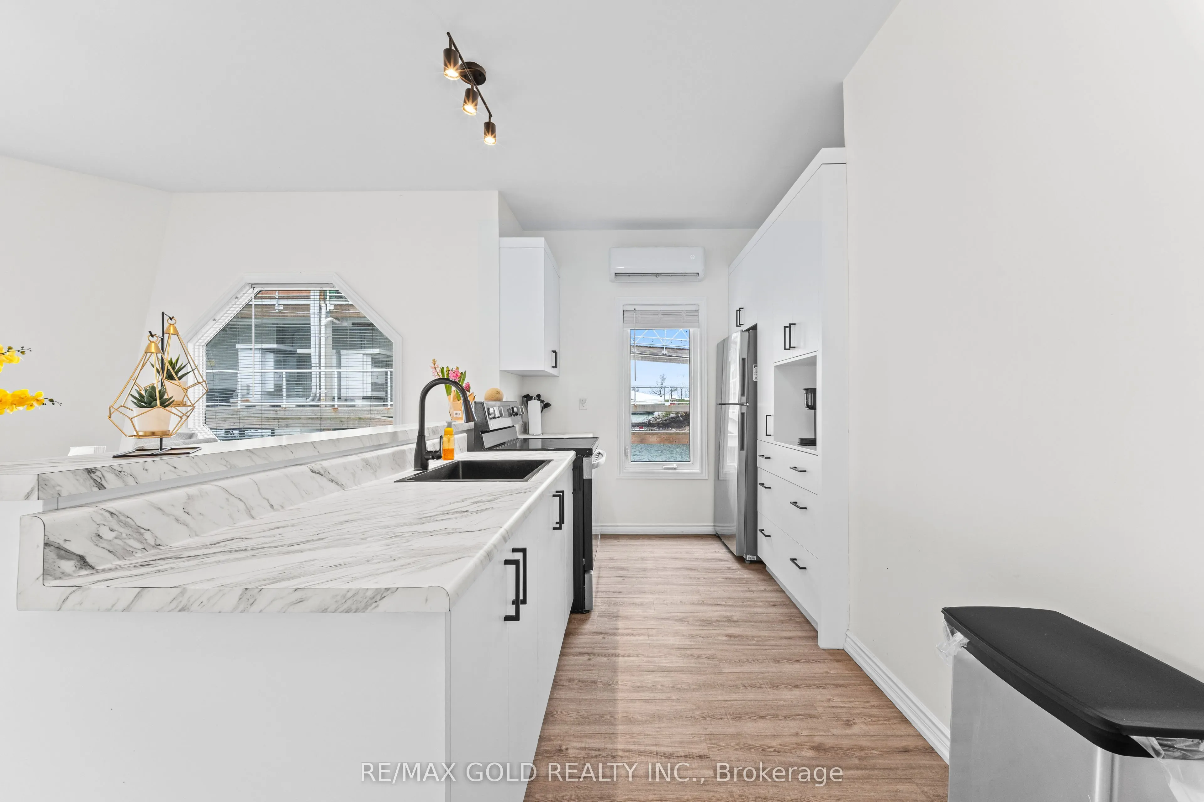 7 Brimley Road S #1