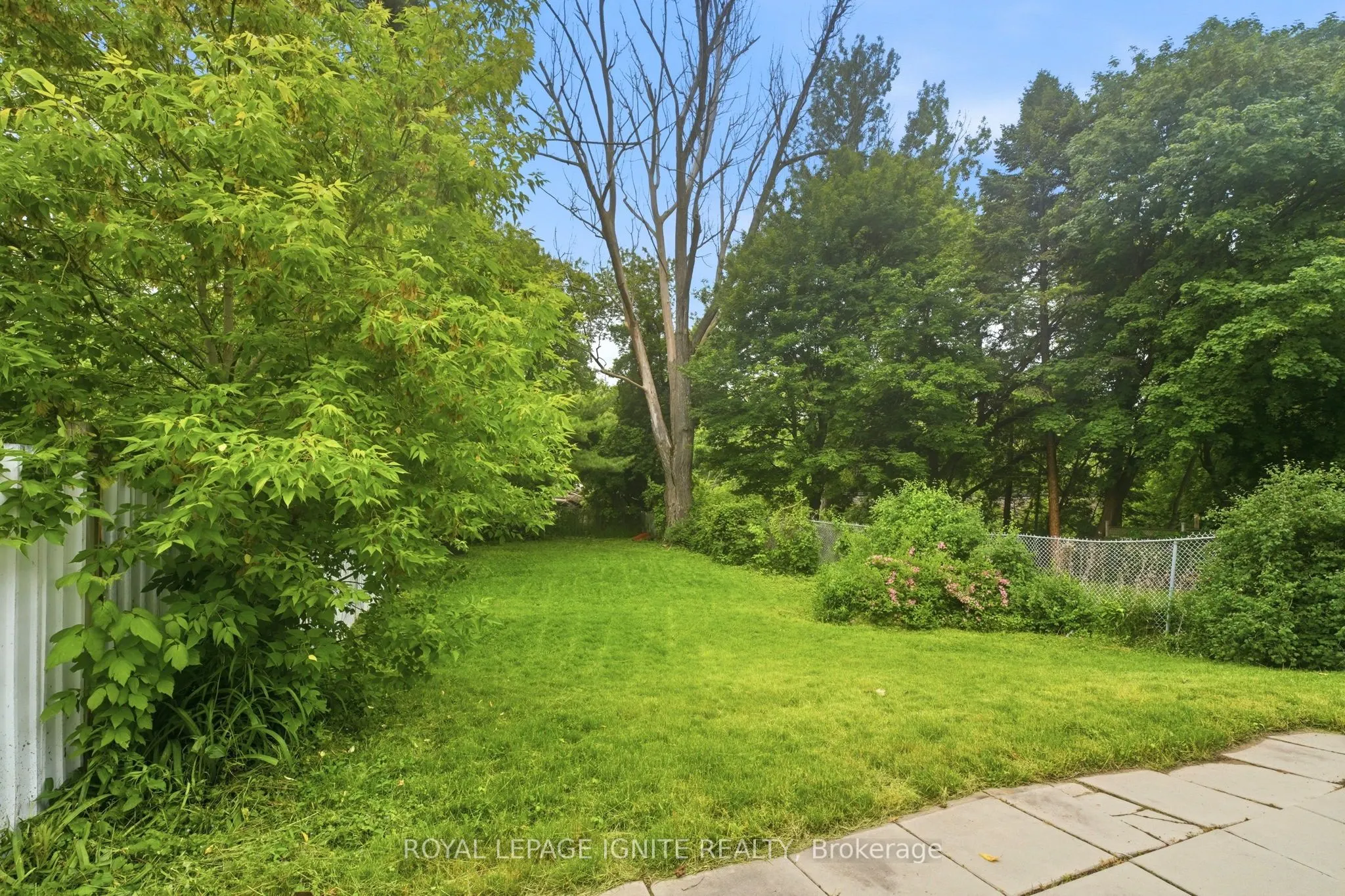 89 Darlingside Drive