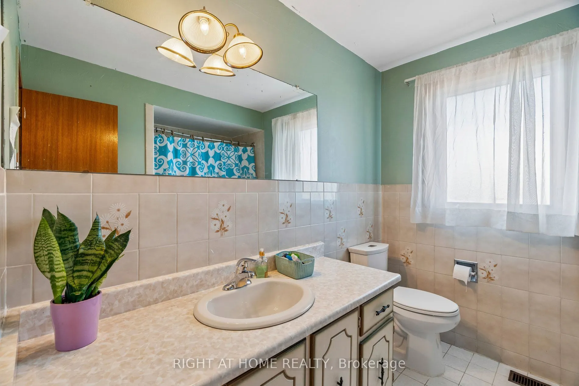 16 Ascolda Boulevard
