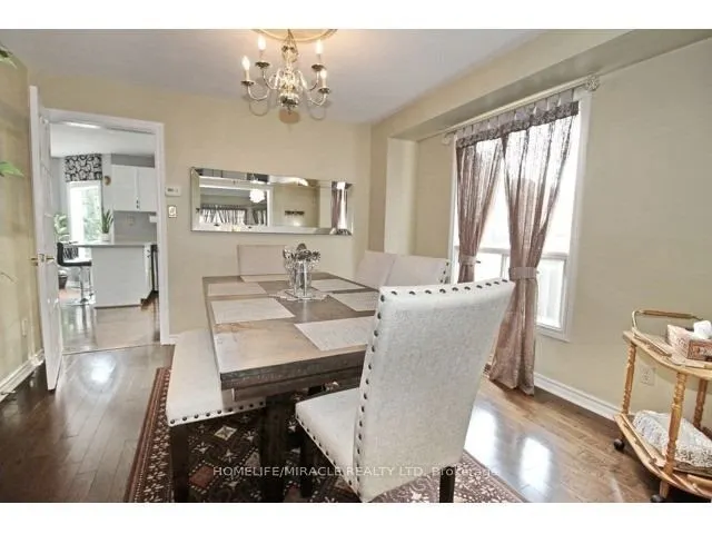 8 Sayor Drive