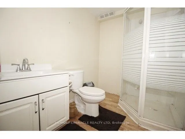 8 Sayor Drive