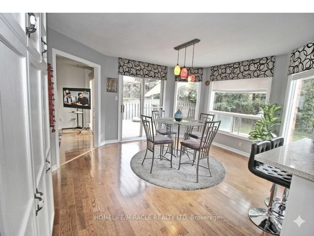 8 Sayor Drive