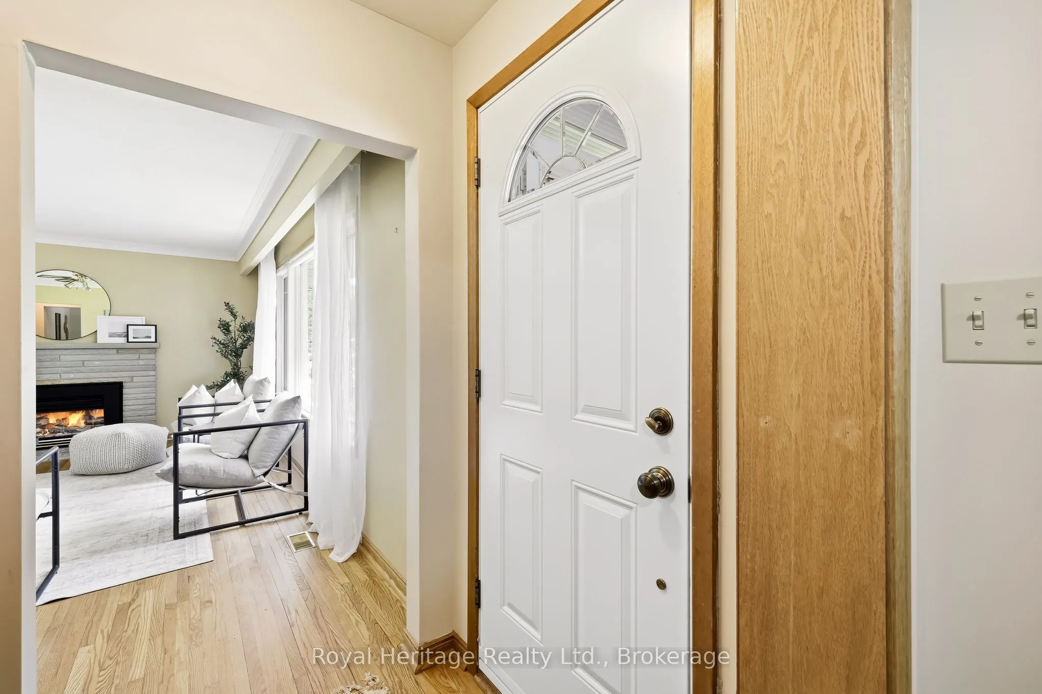 12 Simcoe Street