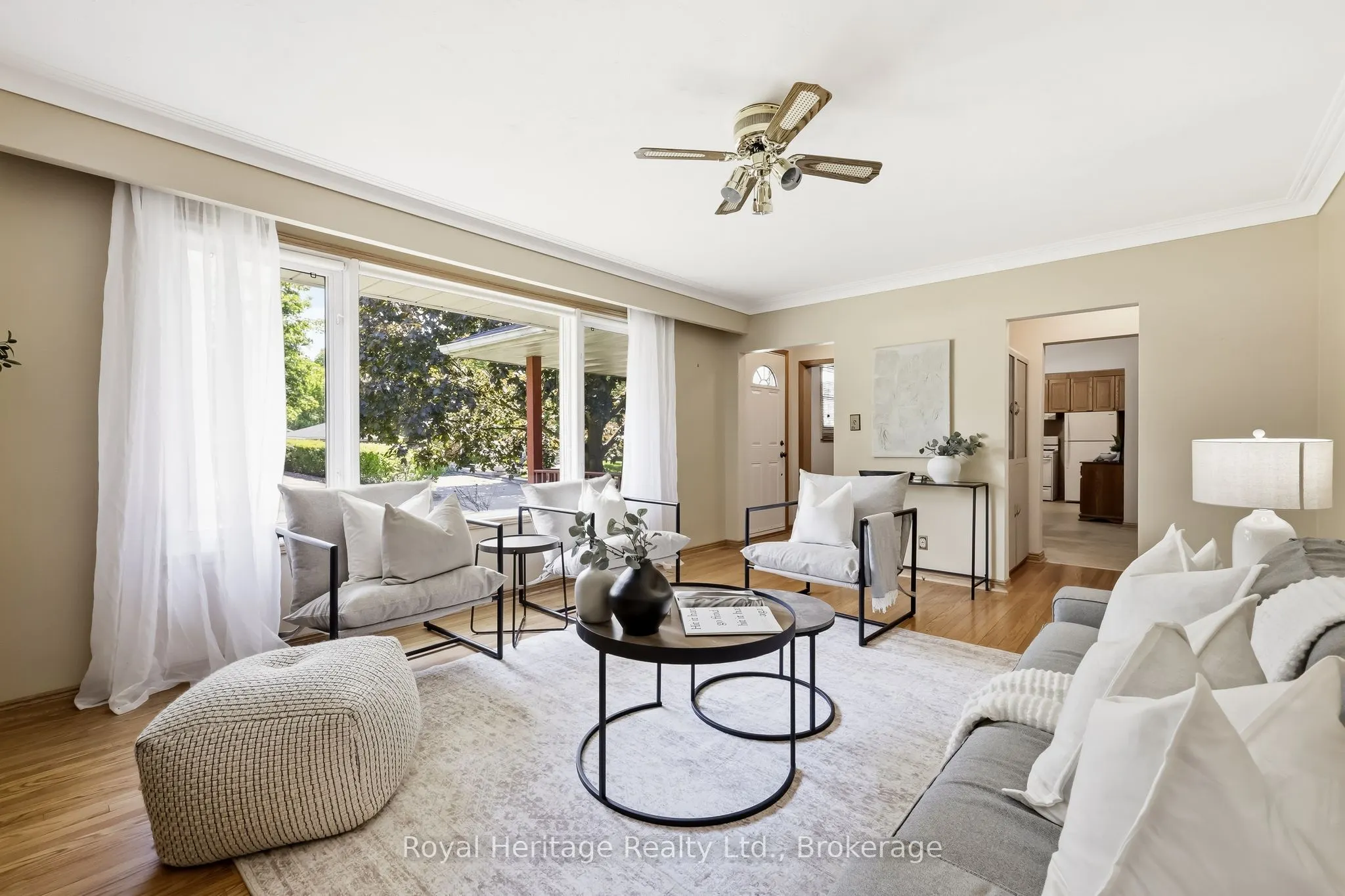 12 Simcoe Street