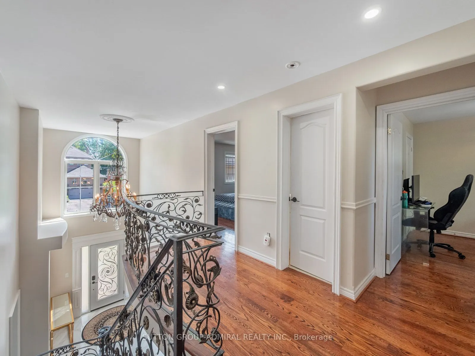 18 Thatcher Avenue