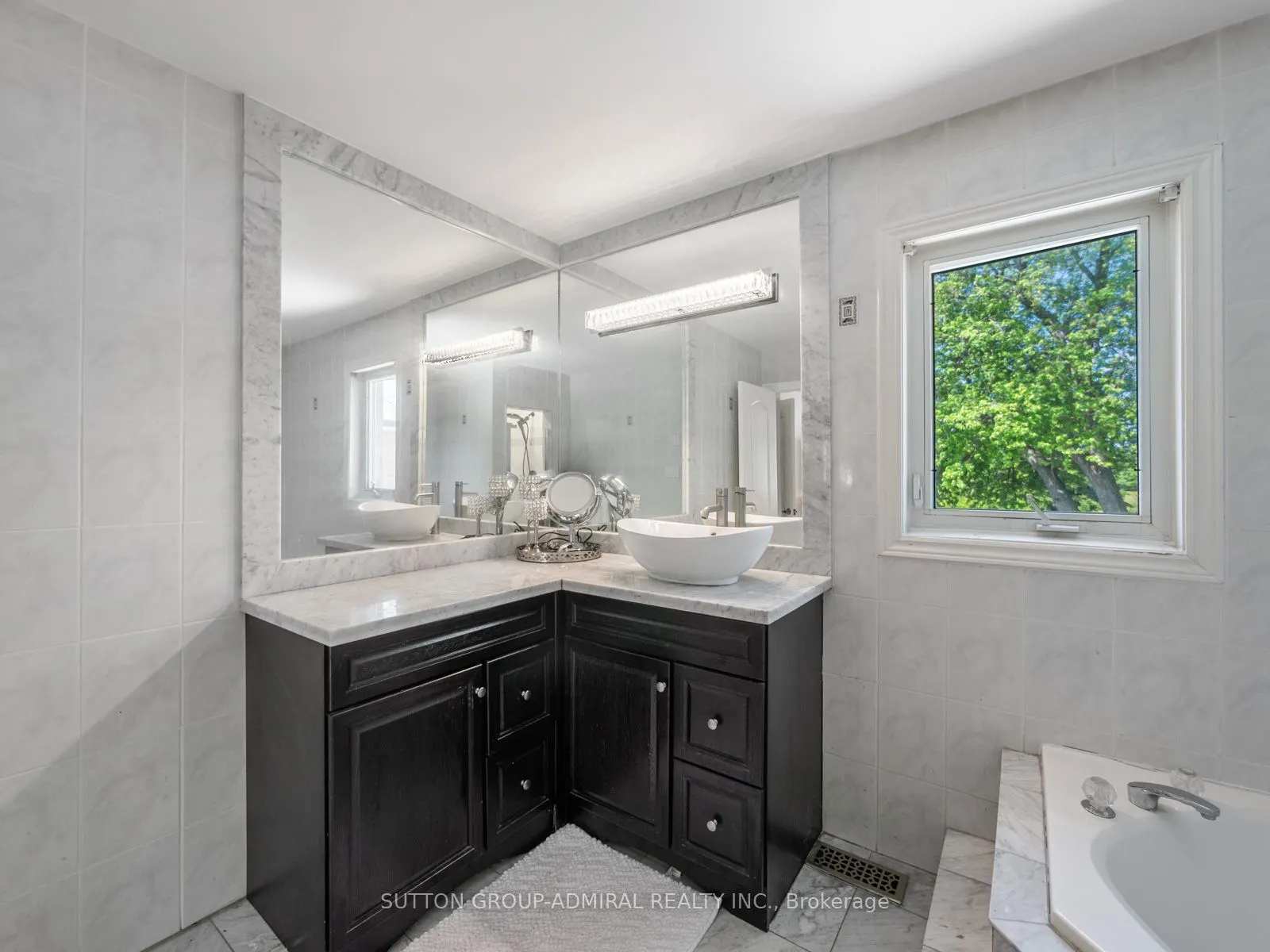 18 Thatcher Avenue
