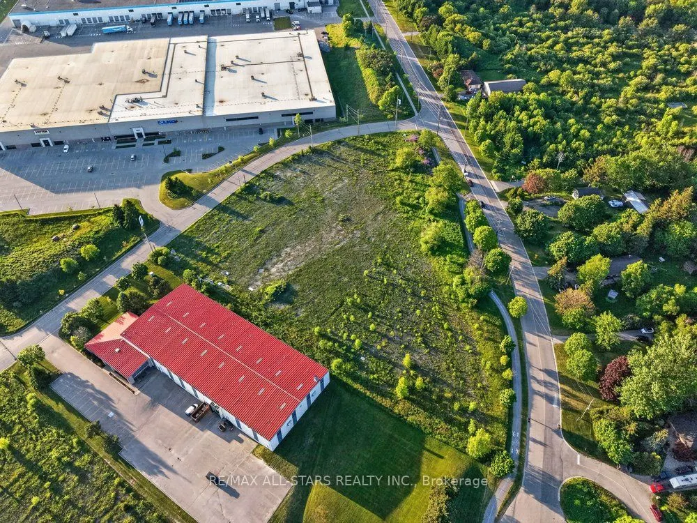 2600 Thickson Road S