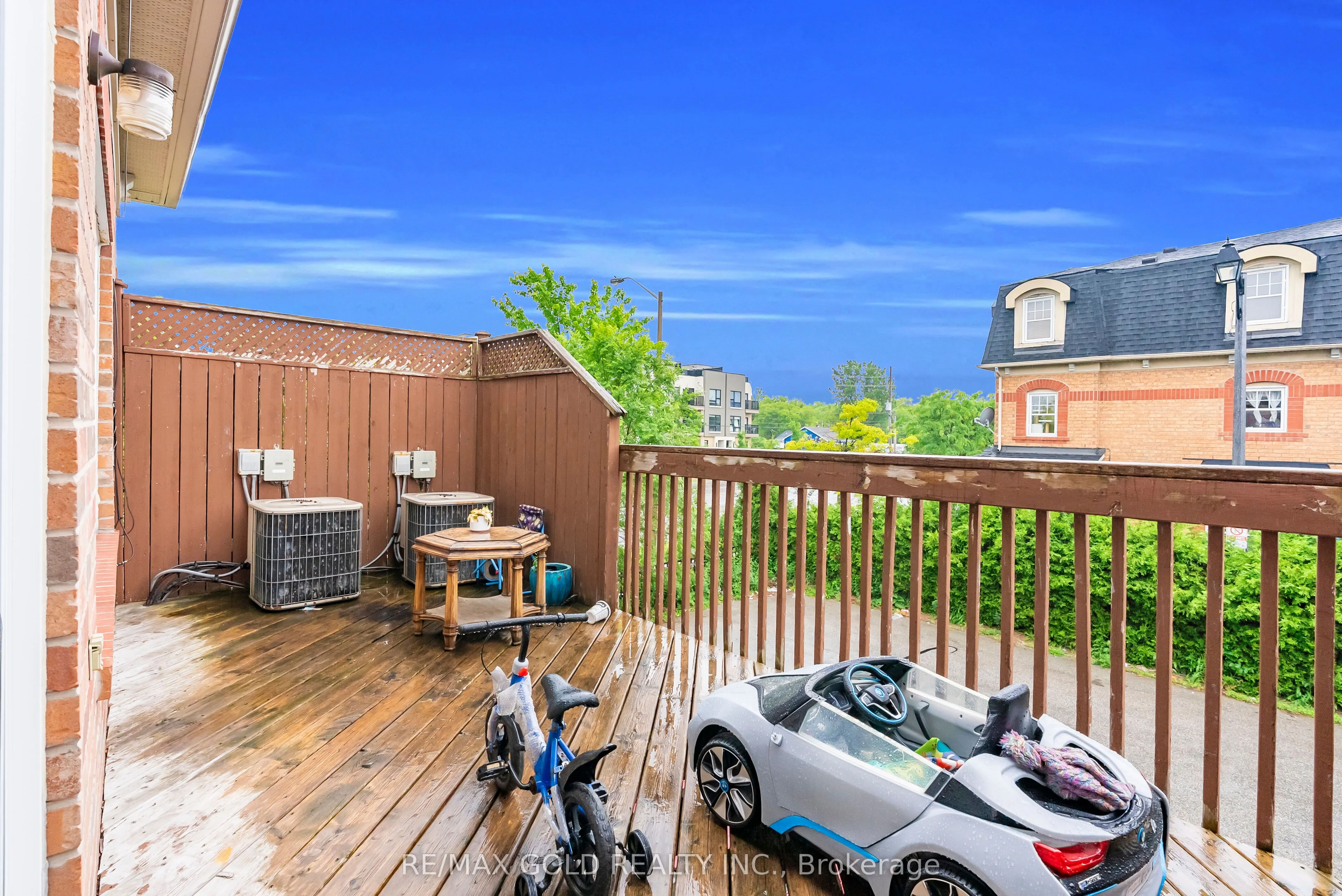 4 Ecopark Gate