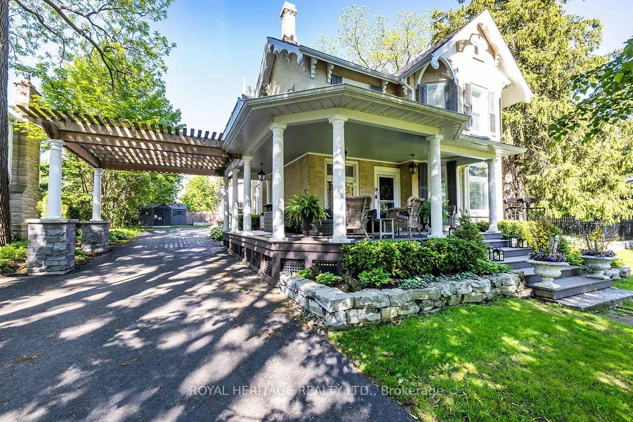 220 Cochrane Street