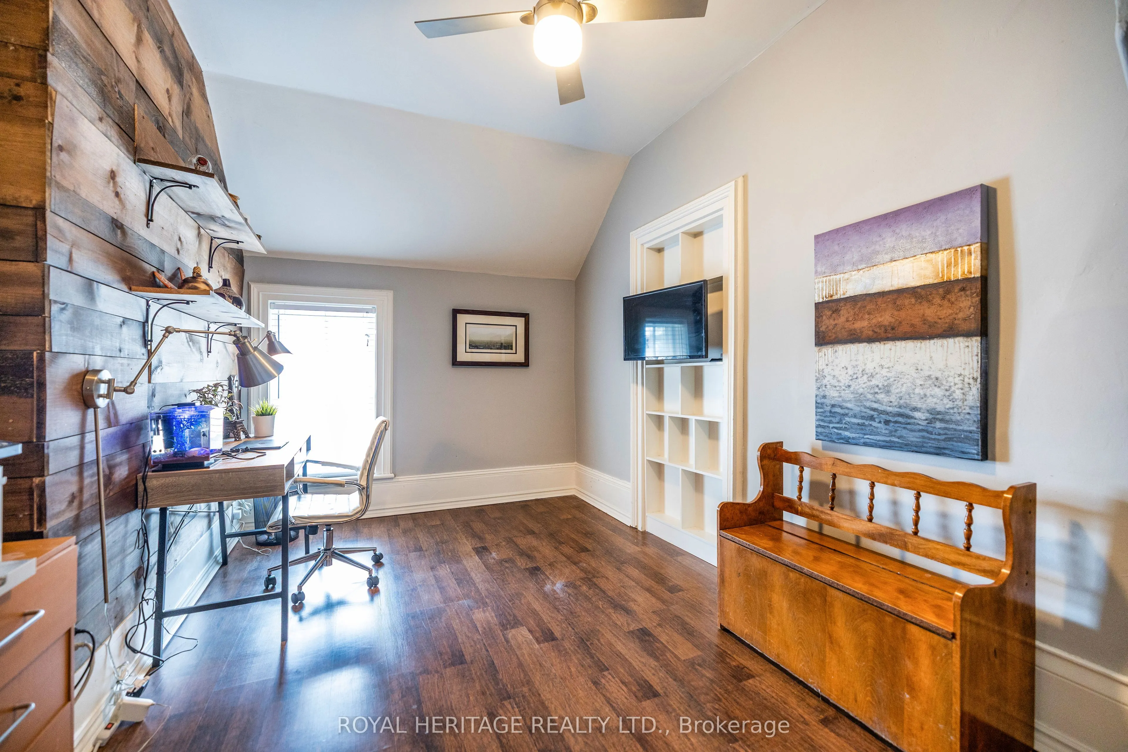 220 Cochrane Street