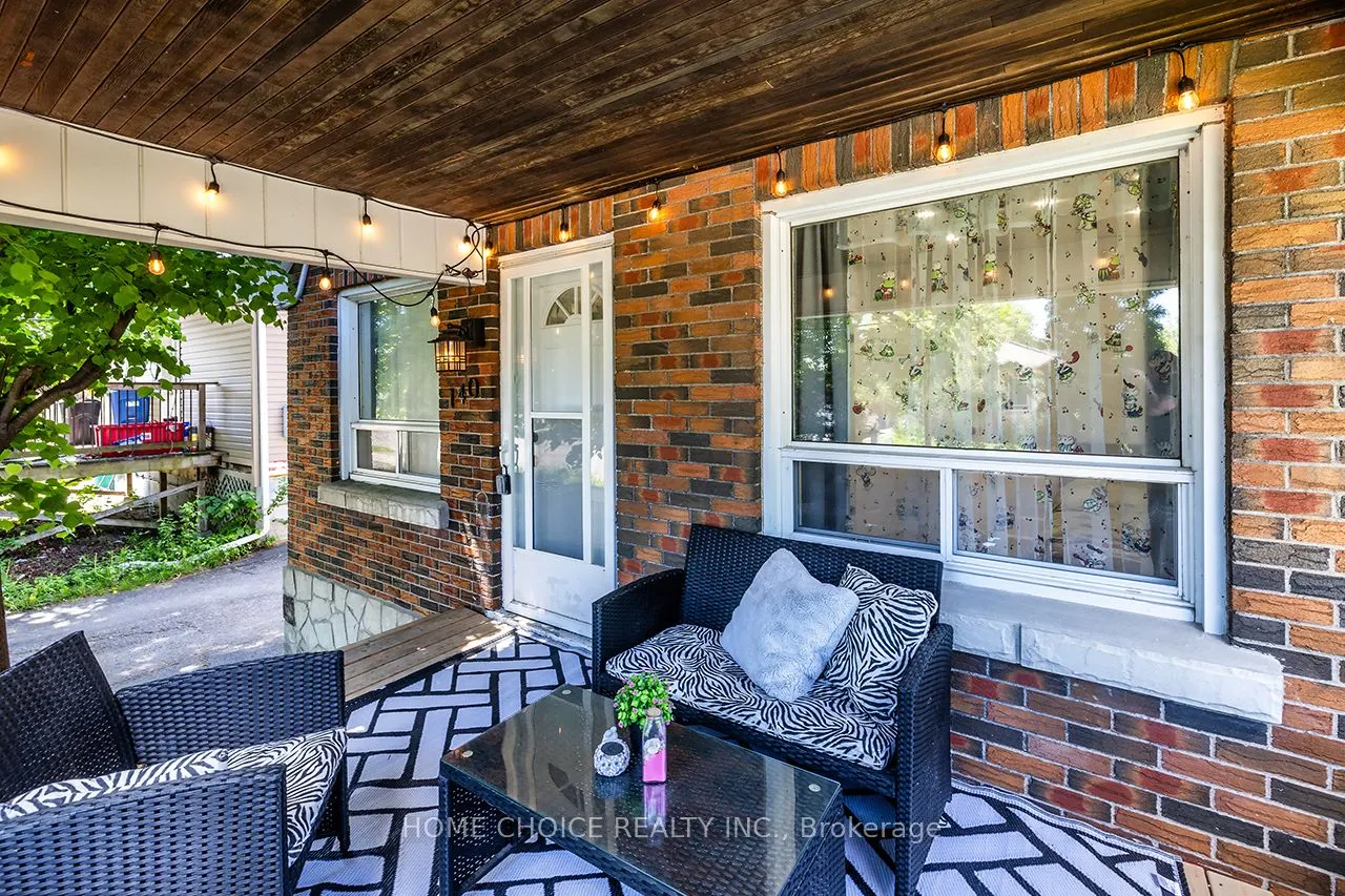 140 Gladstone Avenue