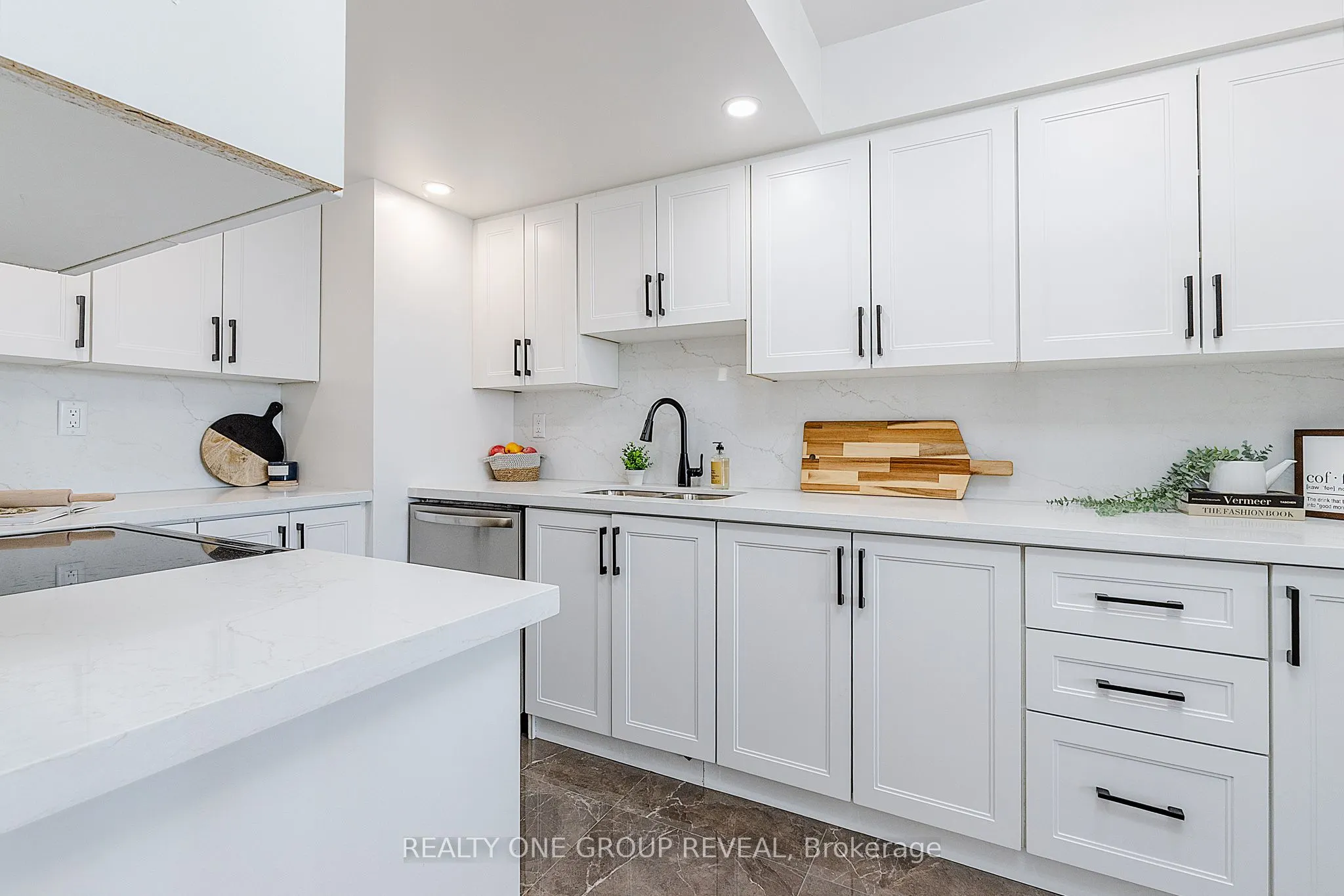 121 Ling Road #1509