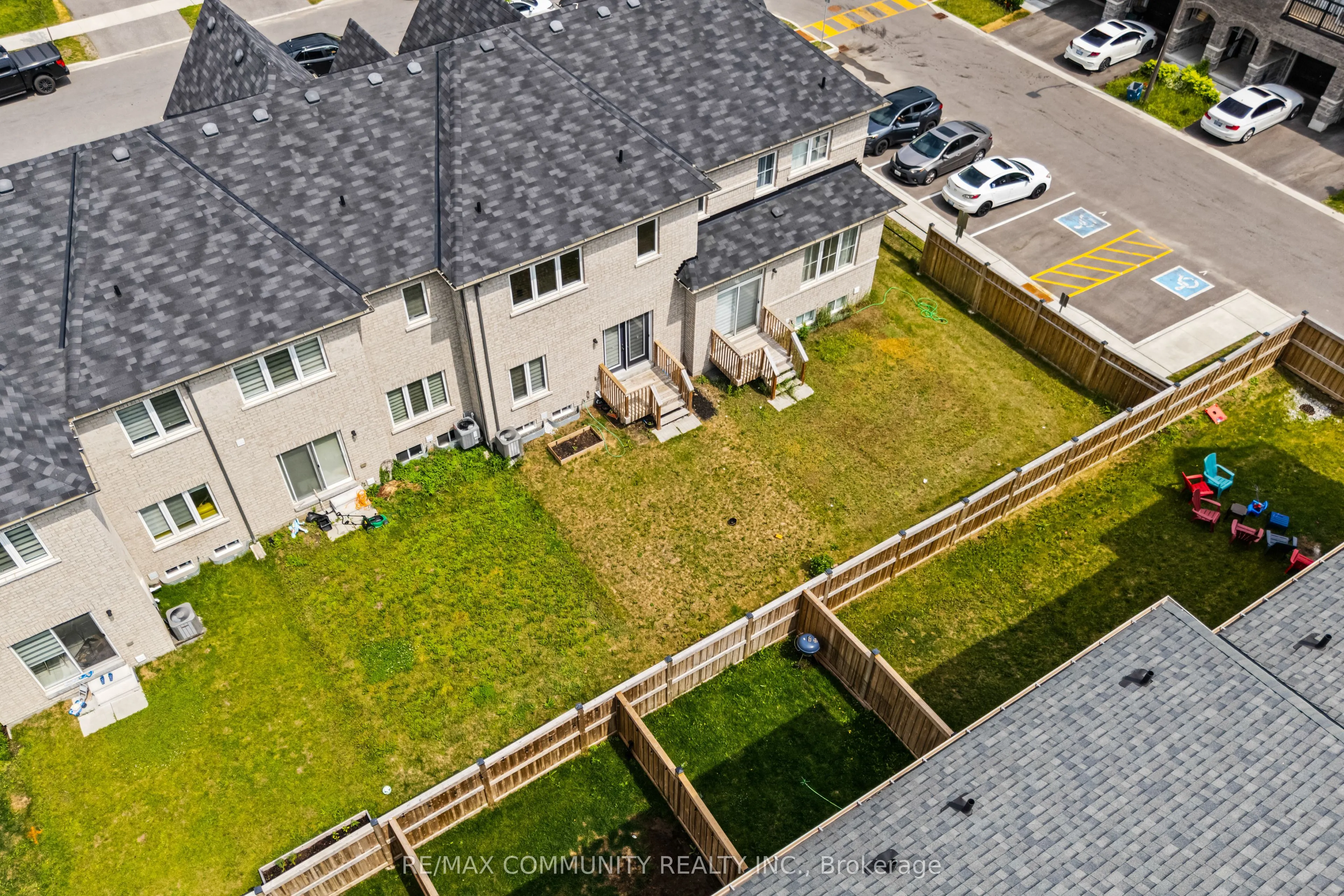 99 Bill Hutchinson Crescent