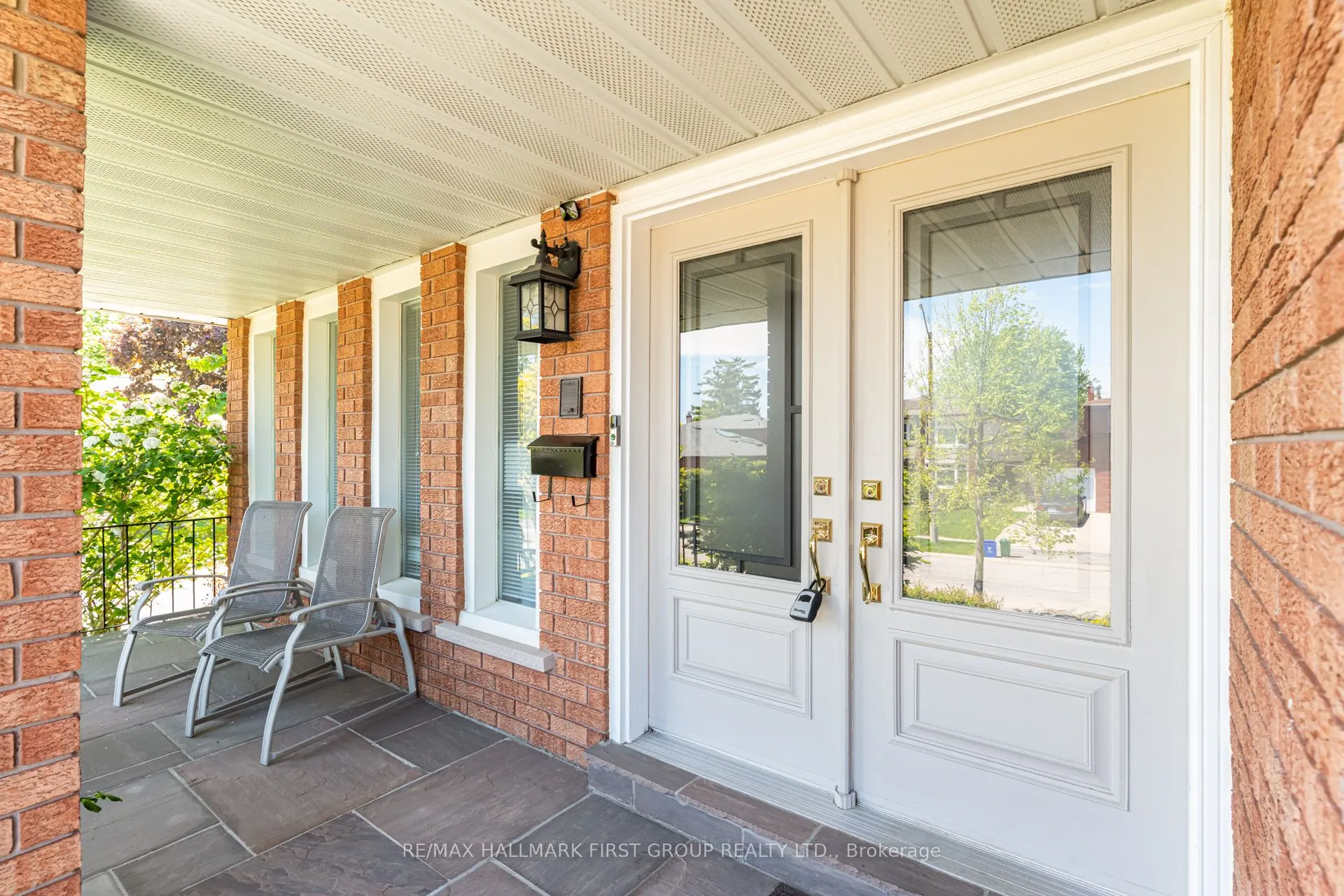 520 McLeod Crescent