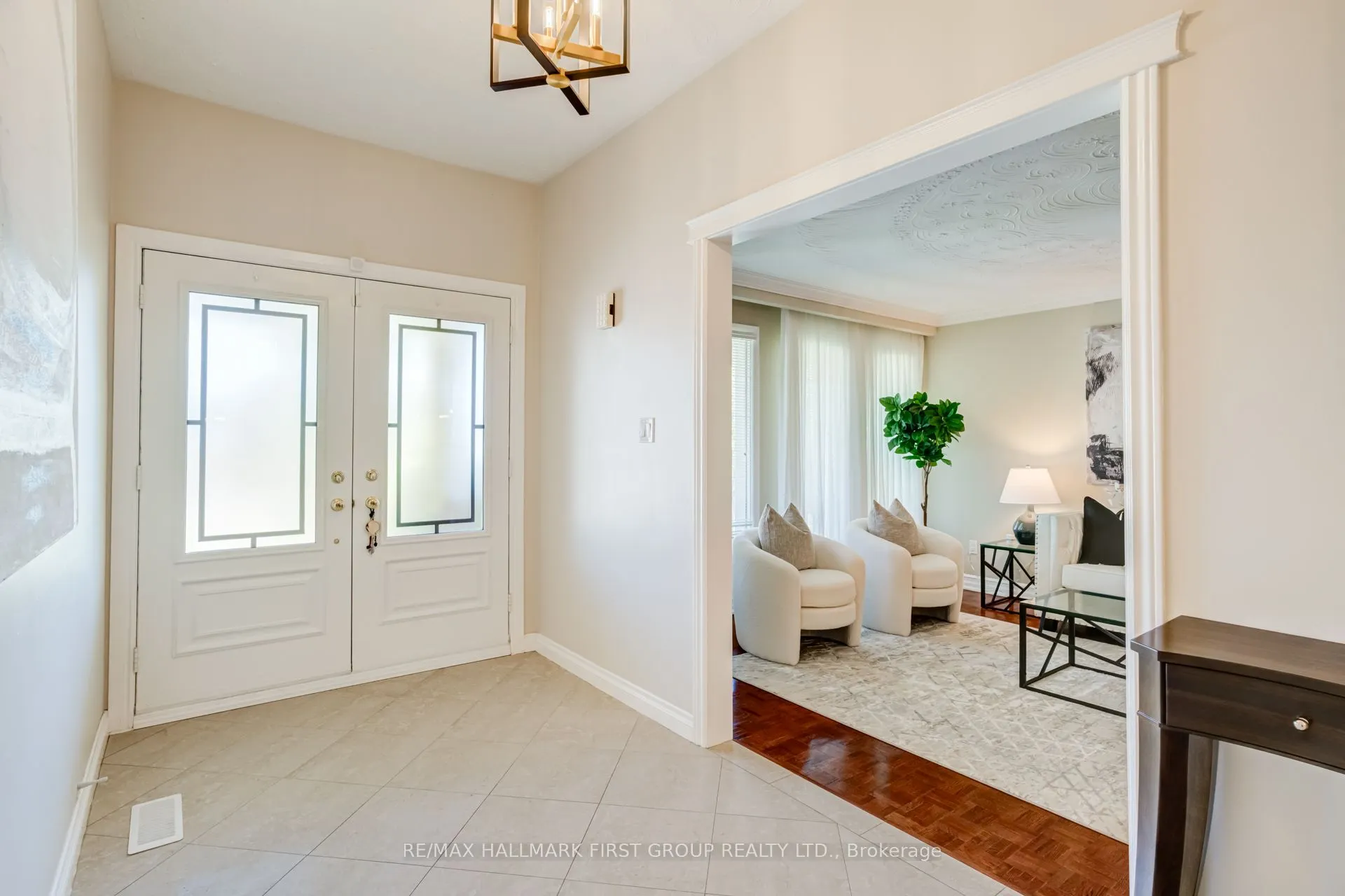 520 McLeod Crescent