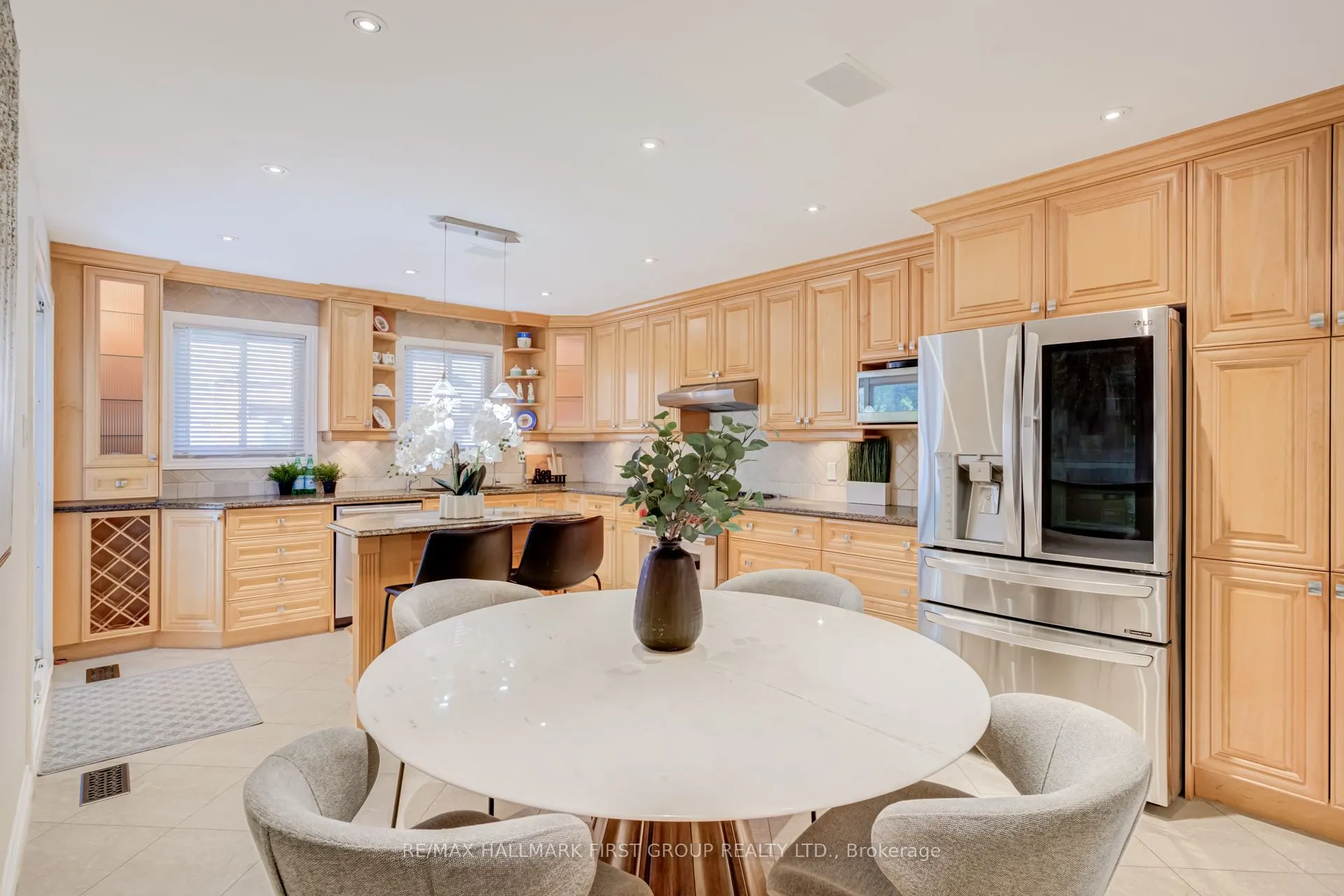 520 McLeod Crescent