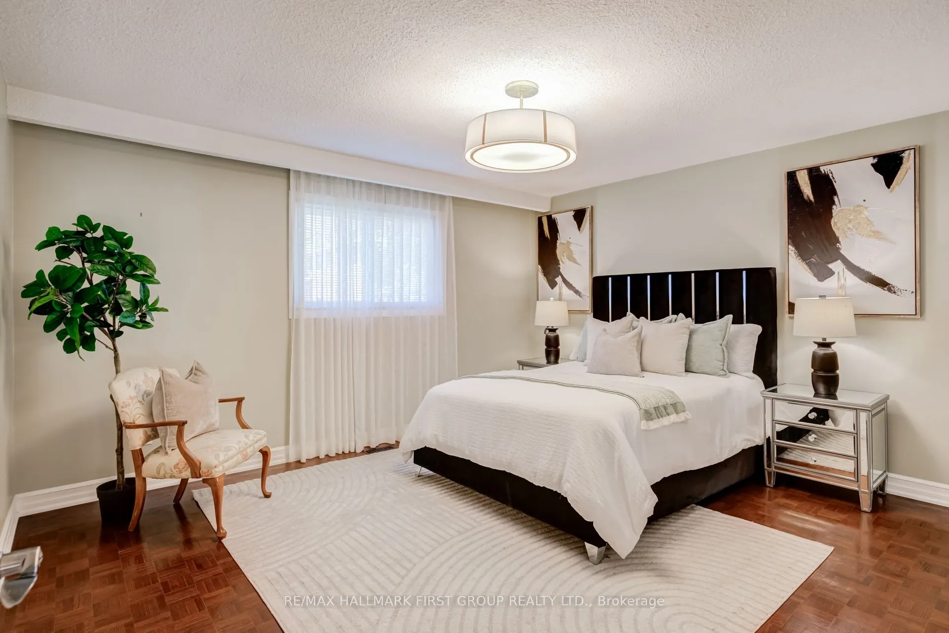 520 McLeod Crescent