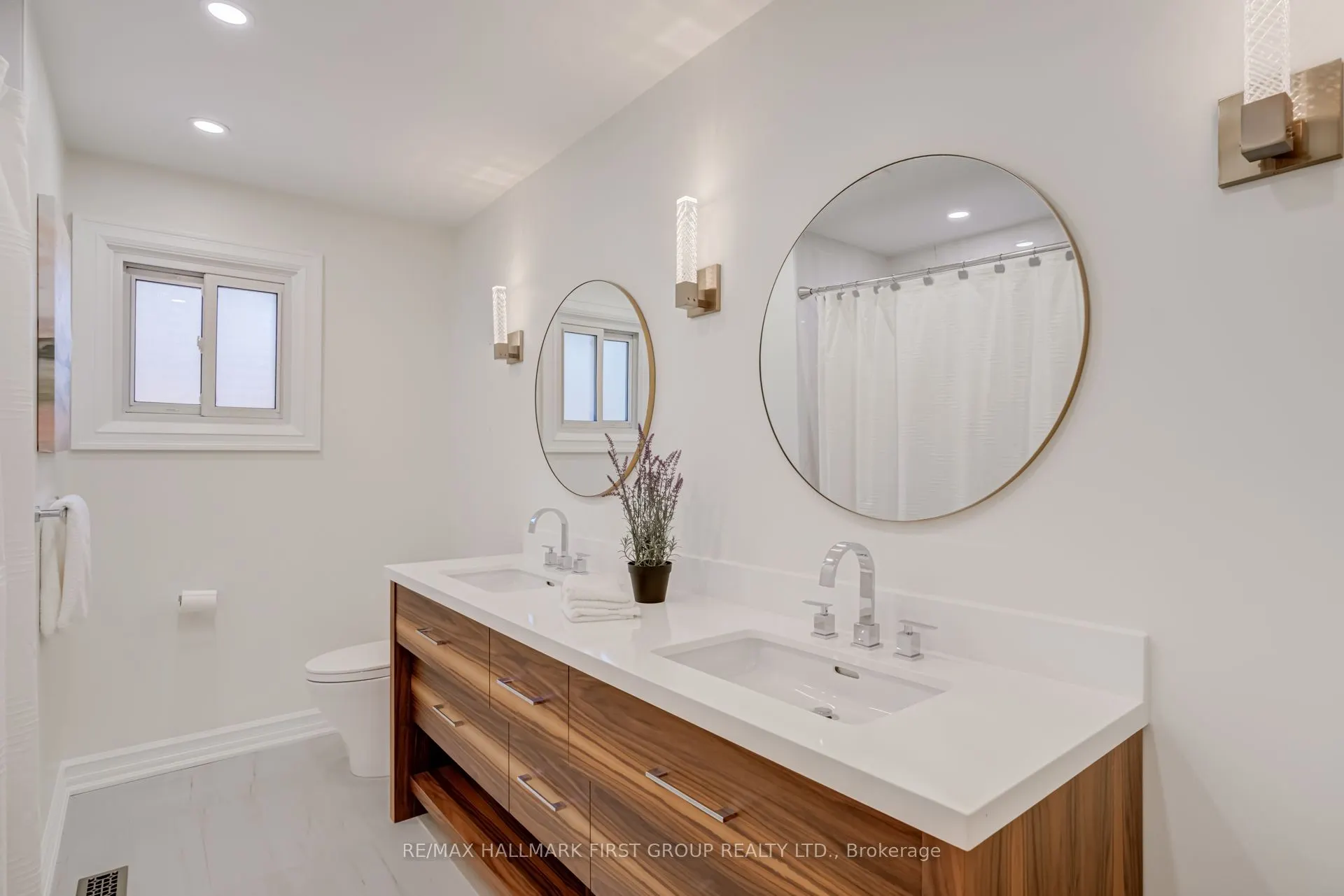 520 McLeod Crescent