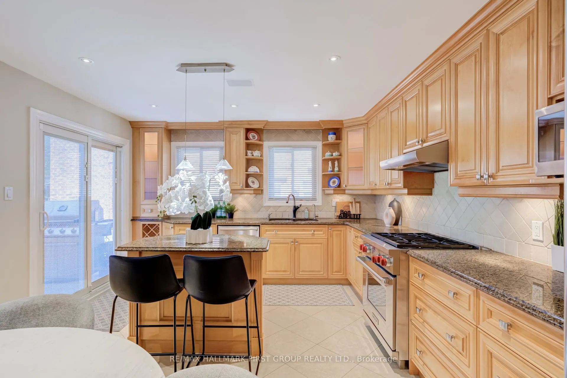 520 McLeod Crescent