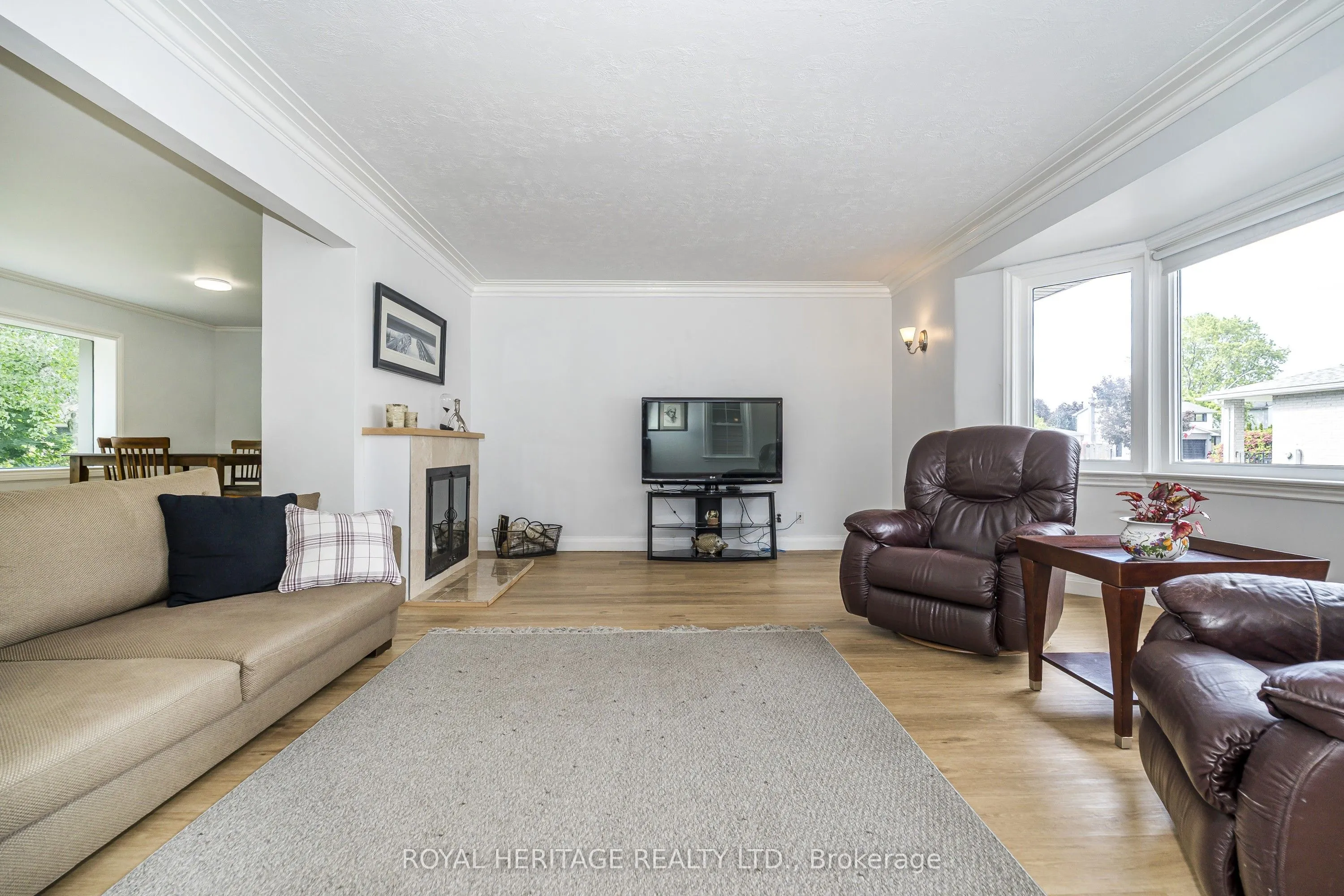956 Bayshore Court