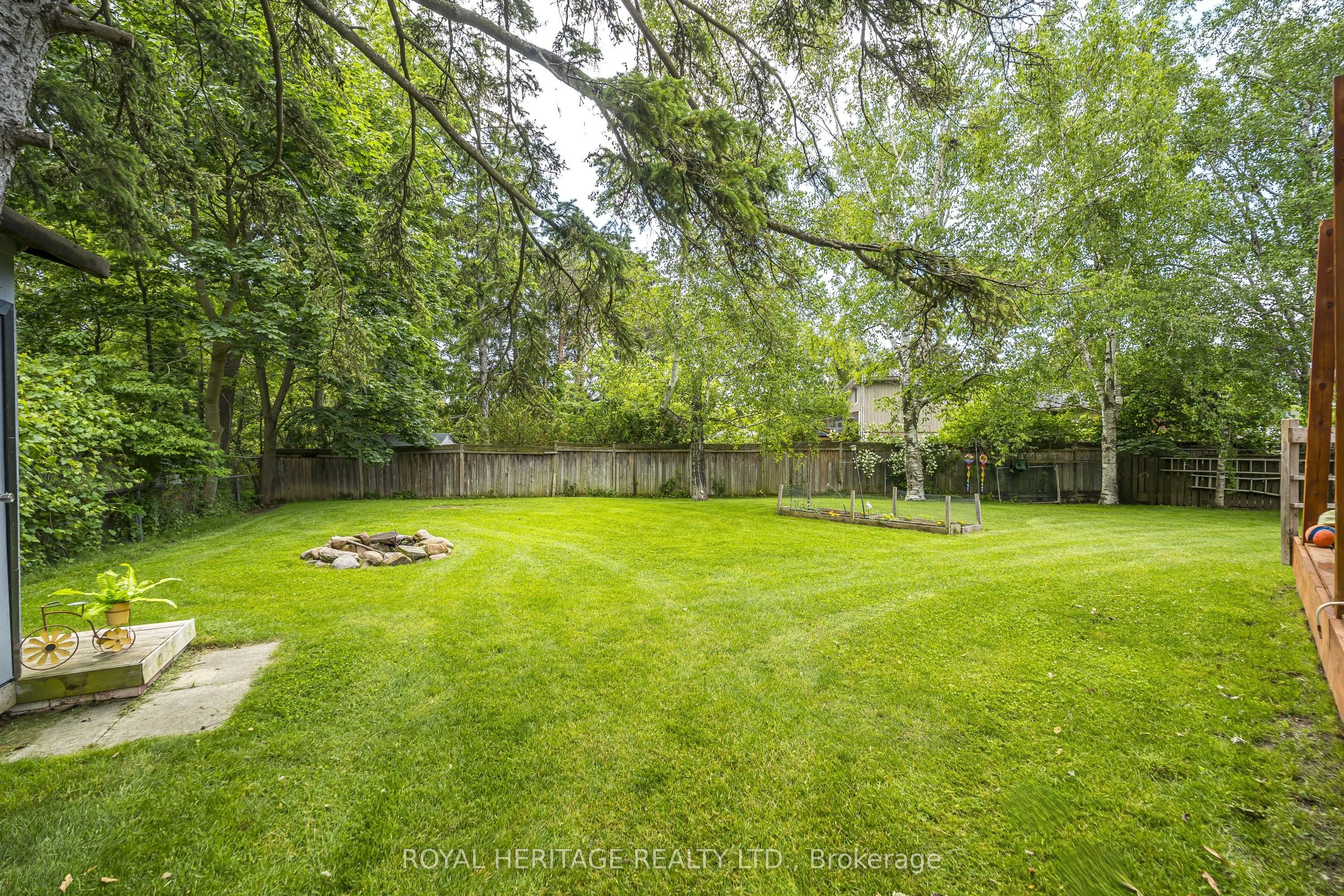 956 Bayshore Court