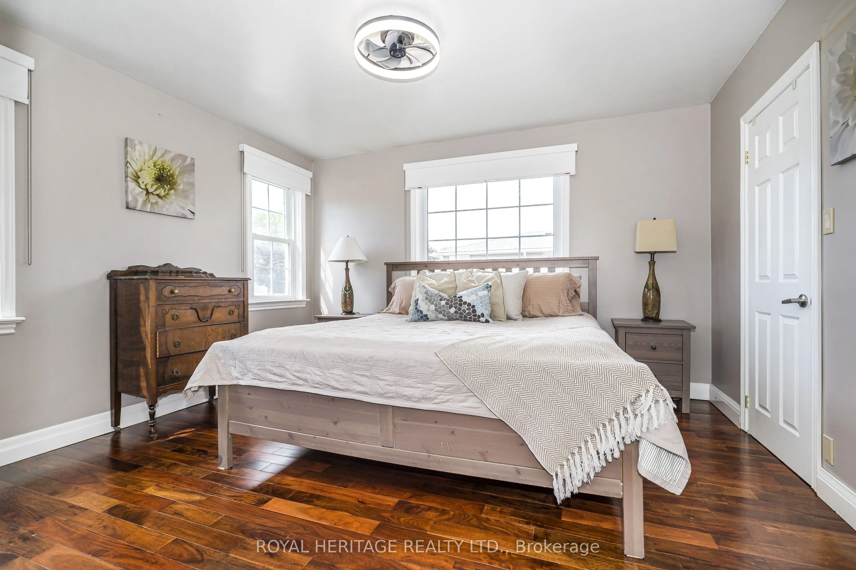 956 Bayshore Court