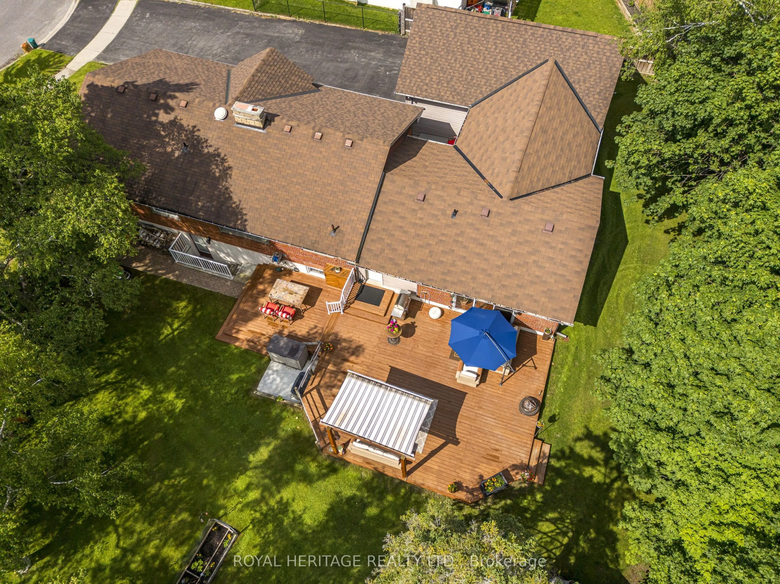 956 Bayshore Court