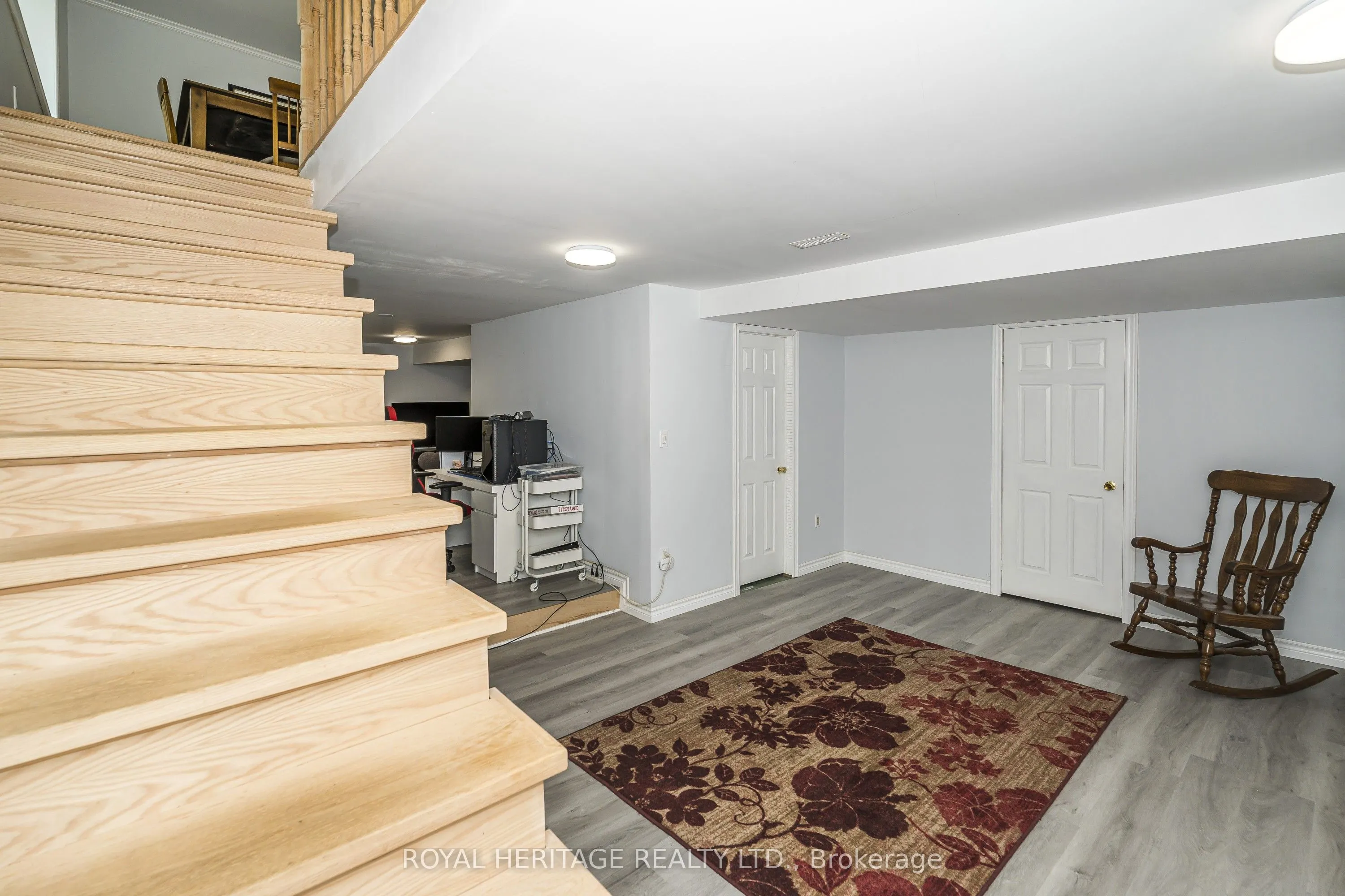 956 Bayshore Court
