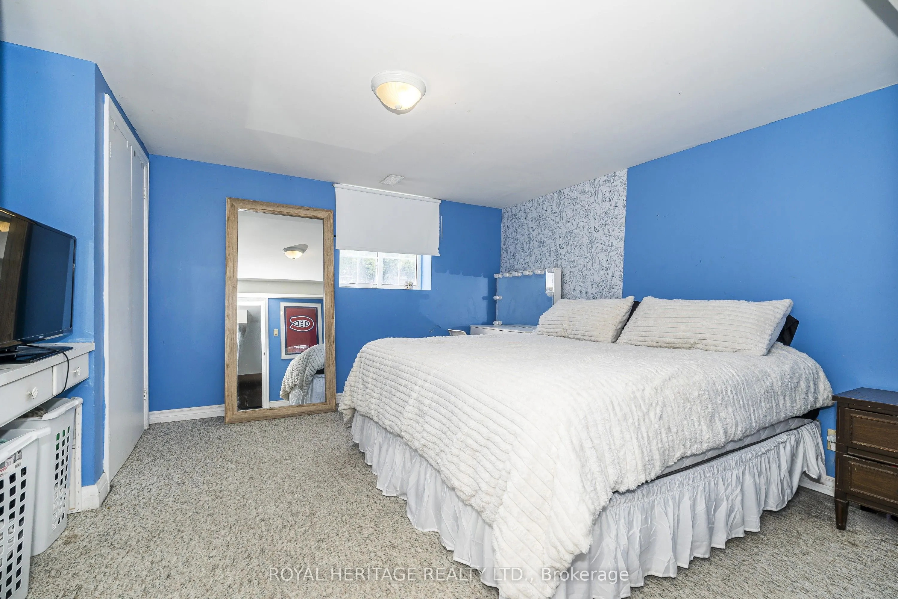 956 Bayshore Court