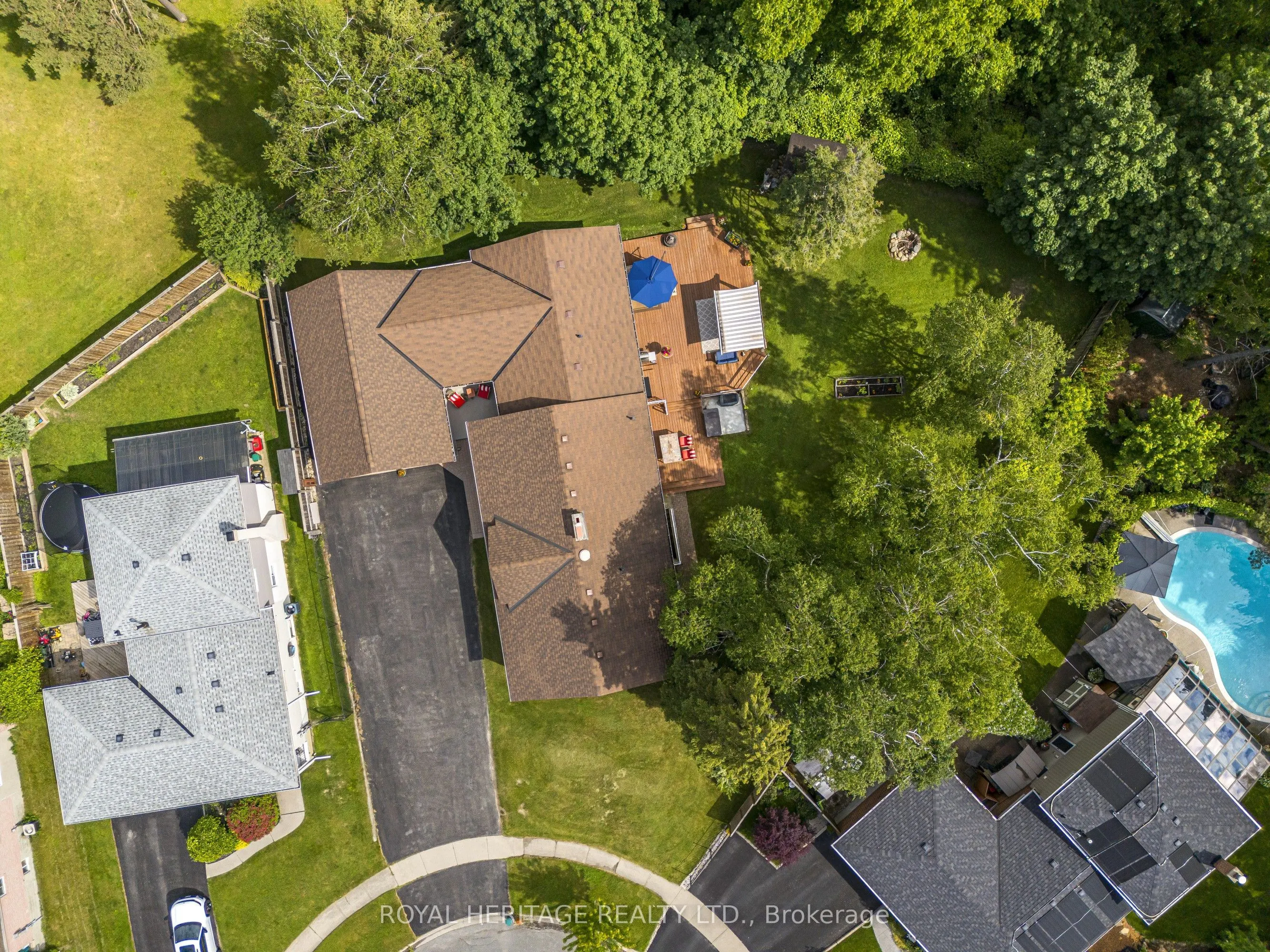956 Bayshore Court