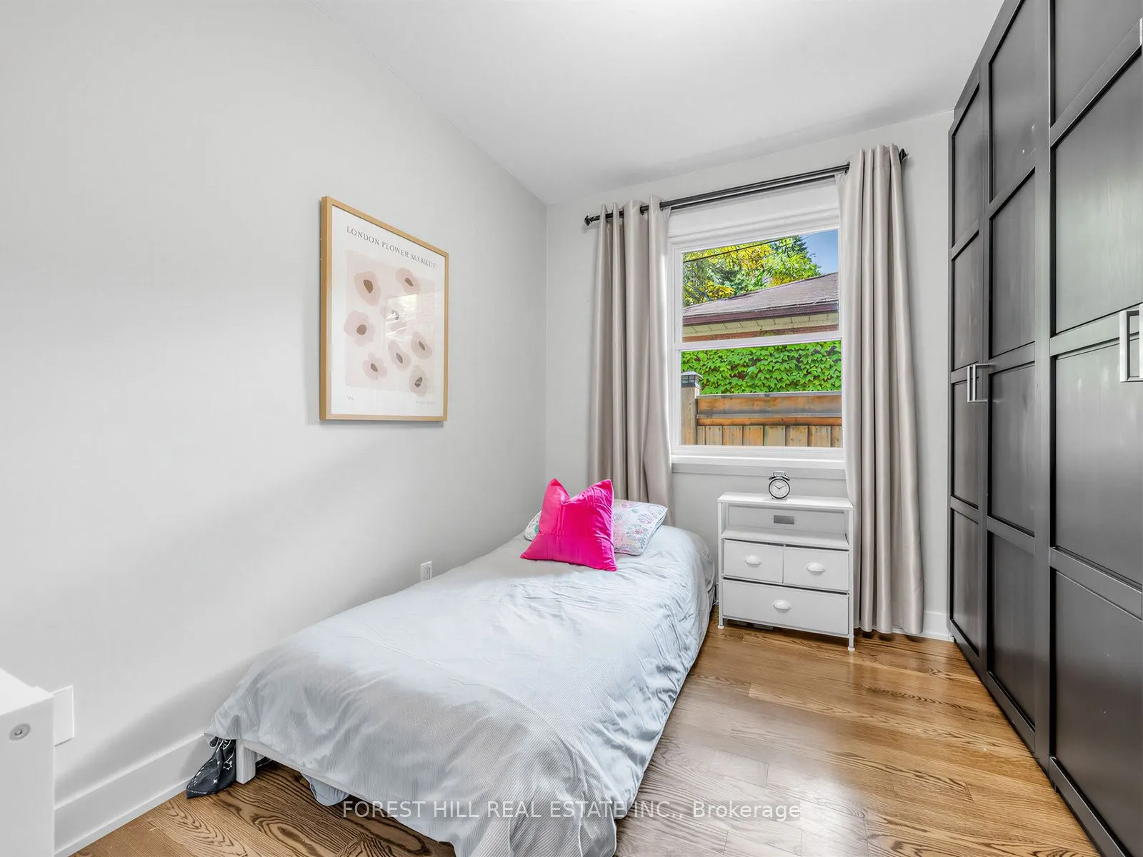 72 Woodgarden Crescent
