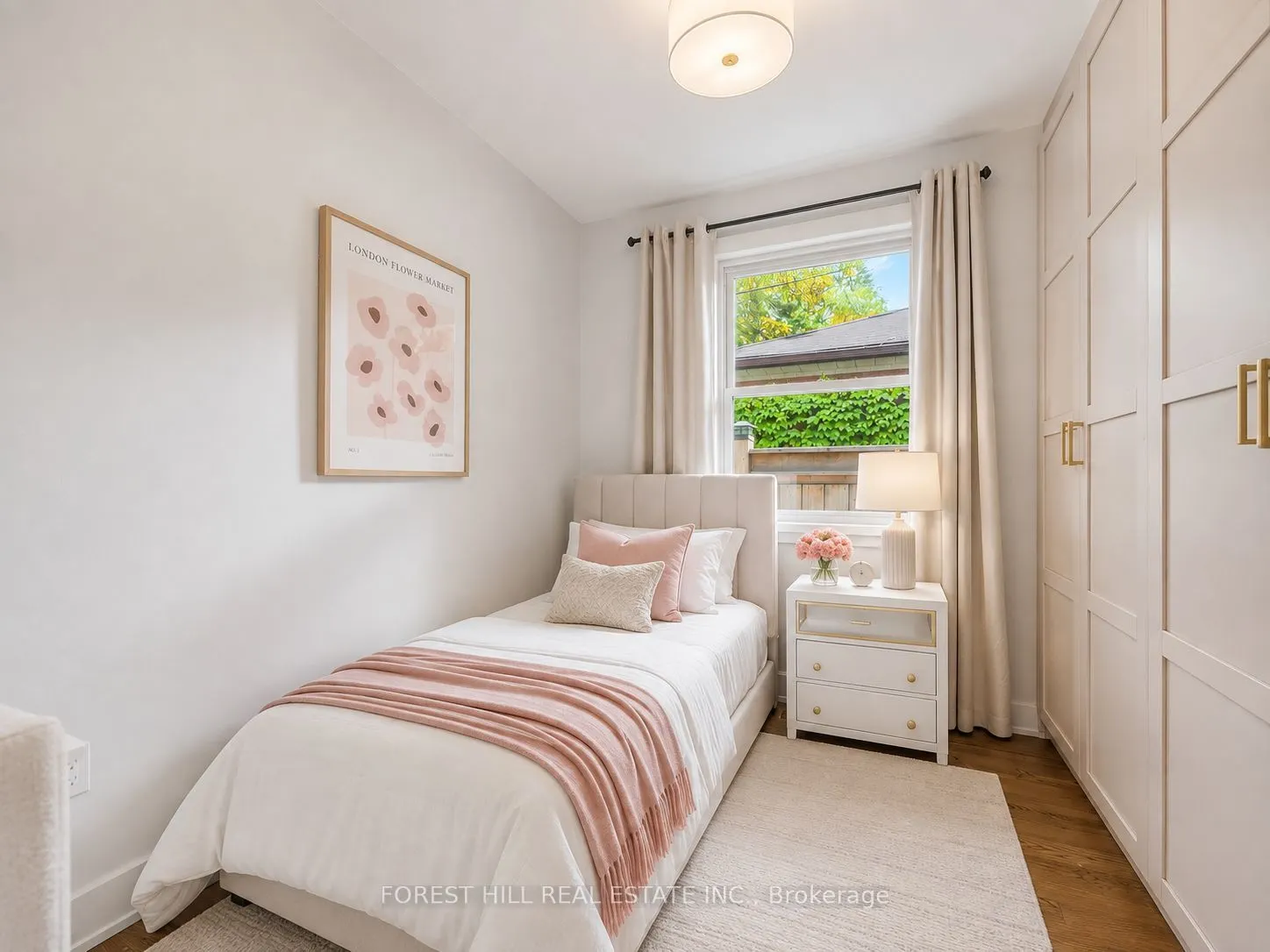 72 Woodgarden Crescent