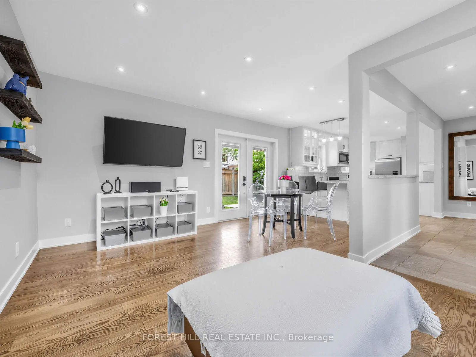 72 Woodgarden Crescent