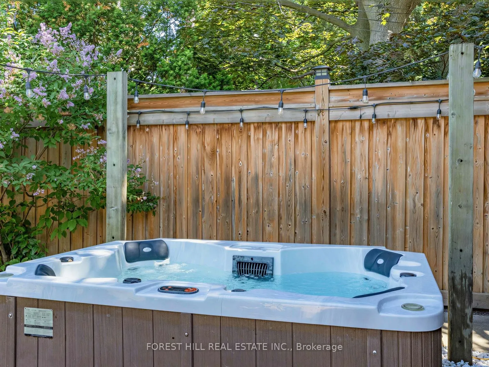 72 Woodgarden Crescent