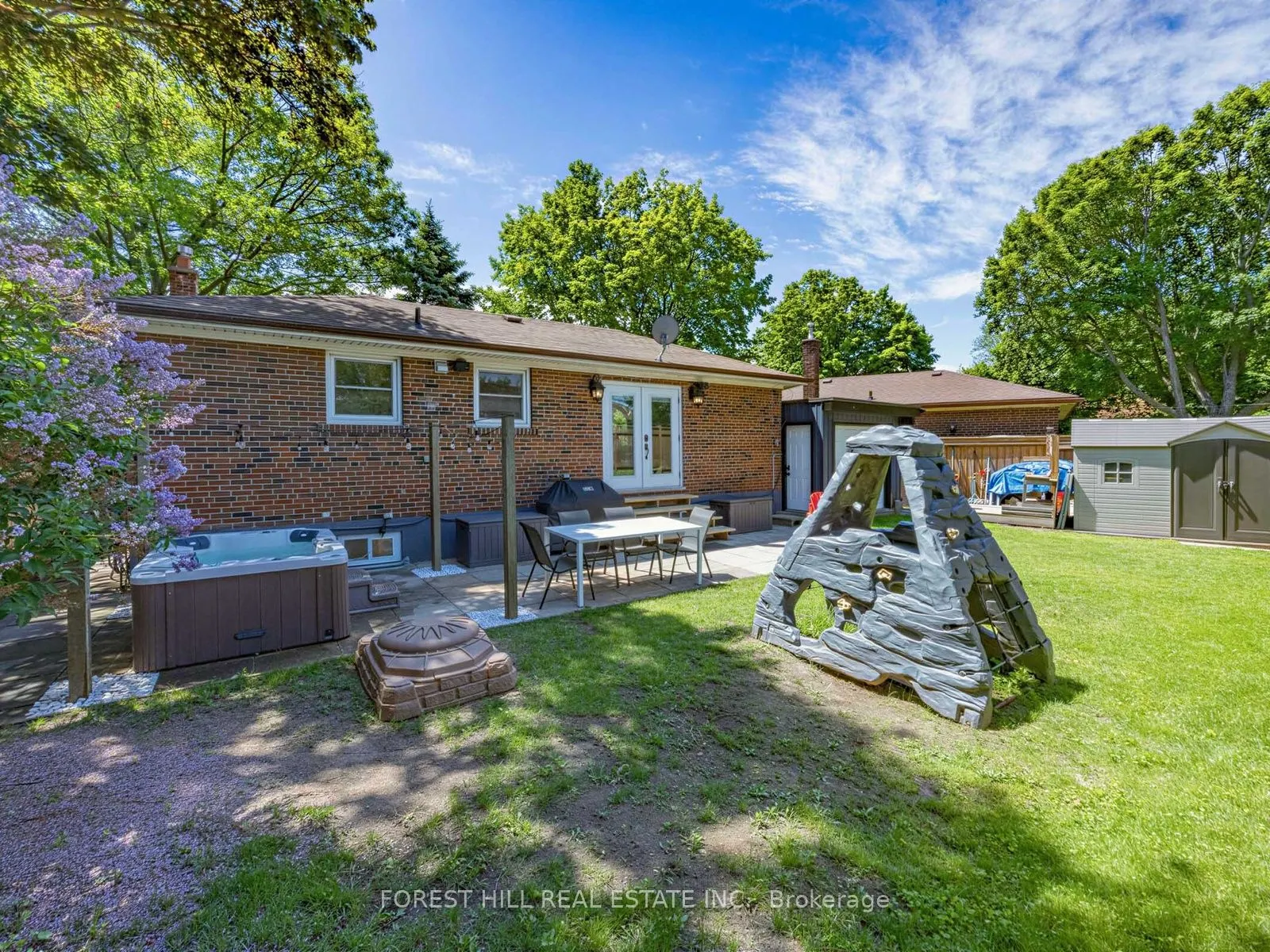 72 Woodgarden Crescent